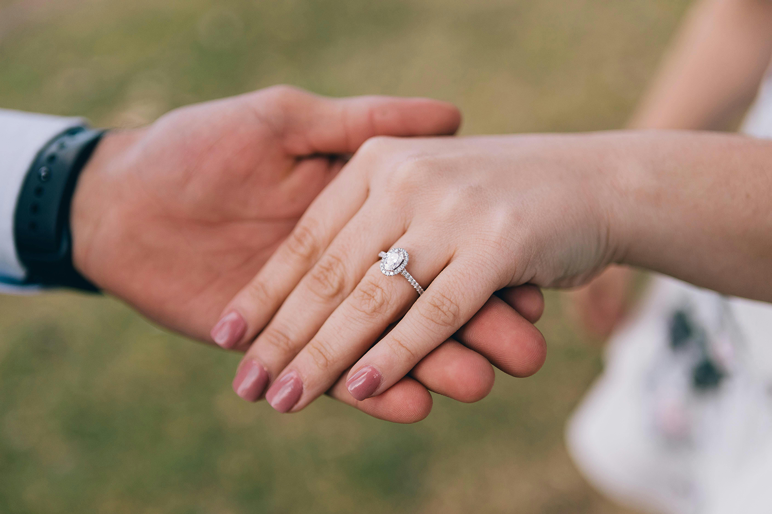 How Bespoke Engagement Ring Design Reflects Your Personal Story