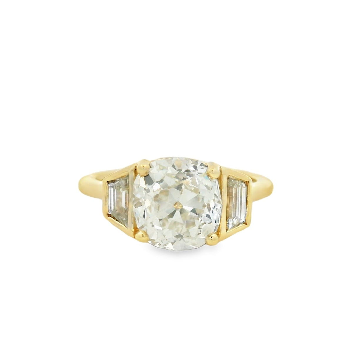 Cushion-Cut Diamond Multistone Ring in Yellow Gold