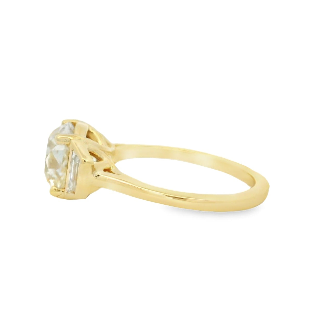 Cushion-Cut Diamond Multistone Ring in Yellow Gold