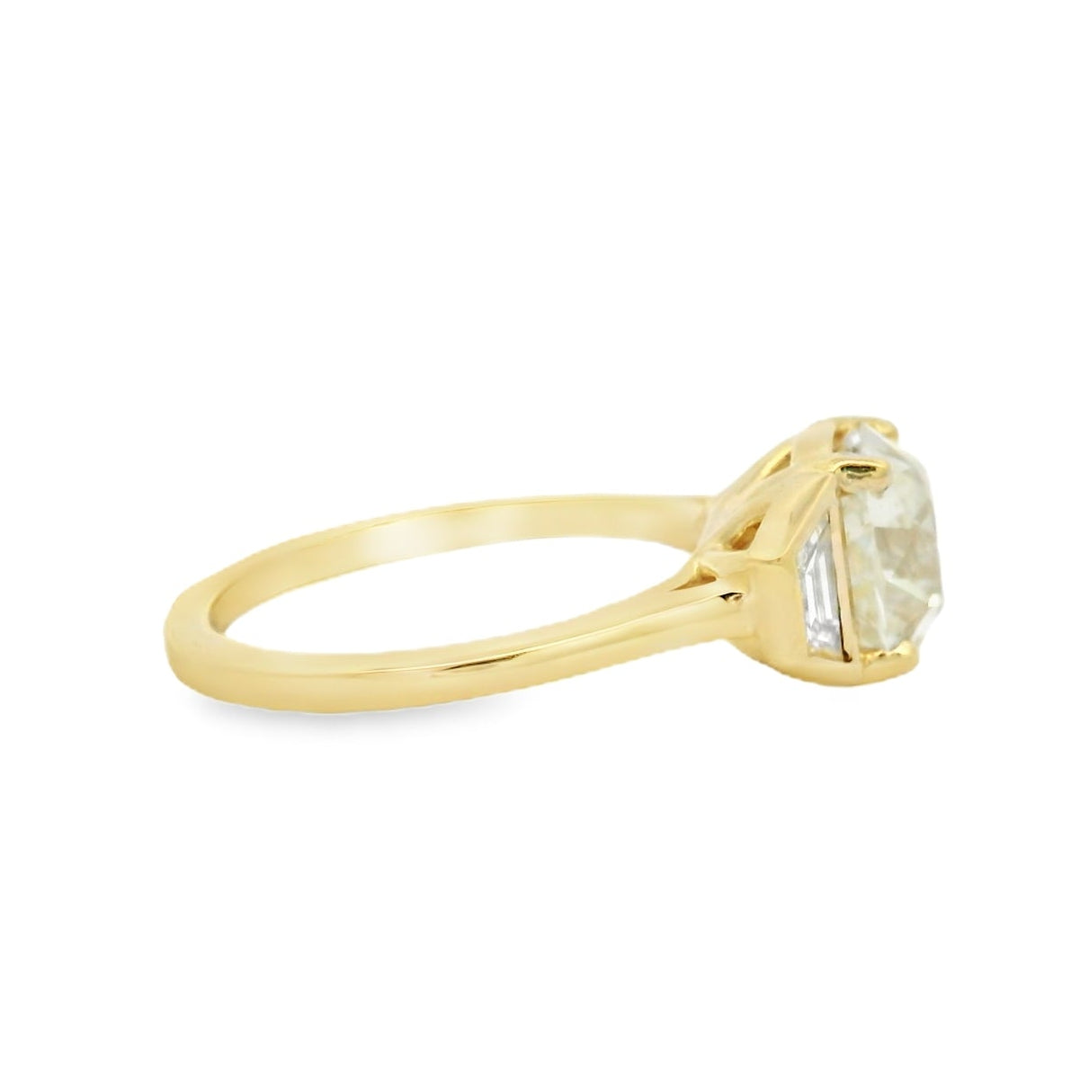 Cushion-Cut Diamond Multistone Ring in Yellow Gold