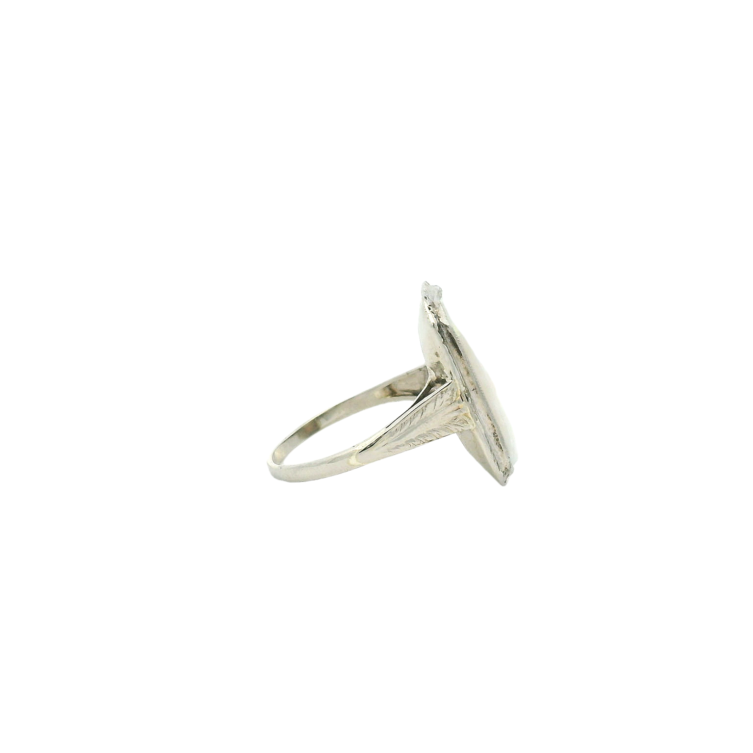 Vintage 14KWG Engraved White Crystal Opal Ring