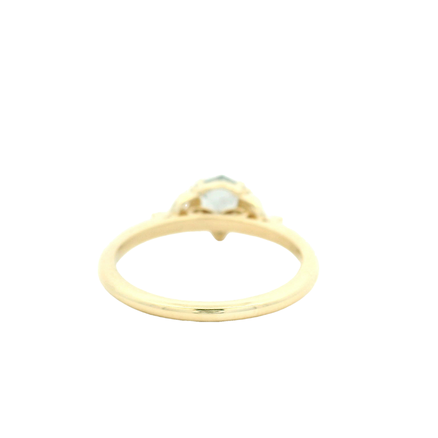 Elegant Aquamarine Ring