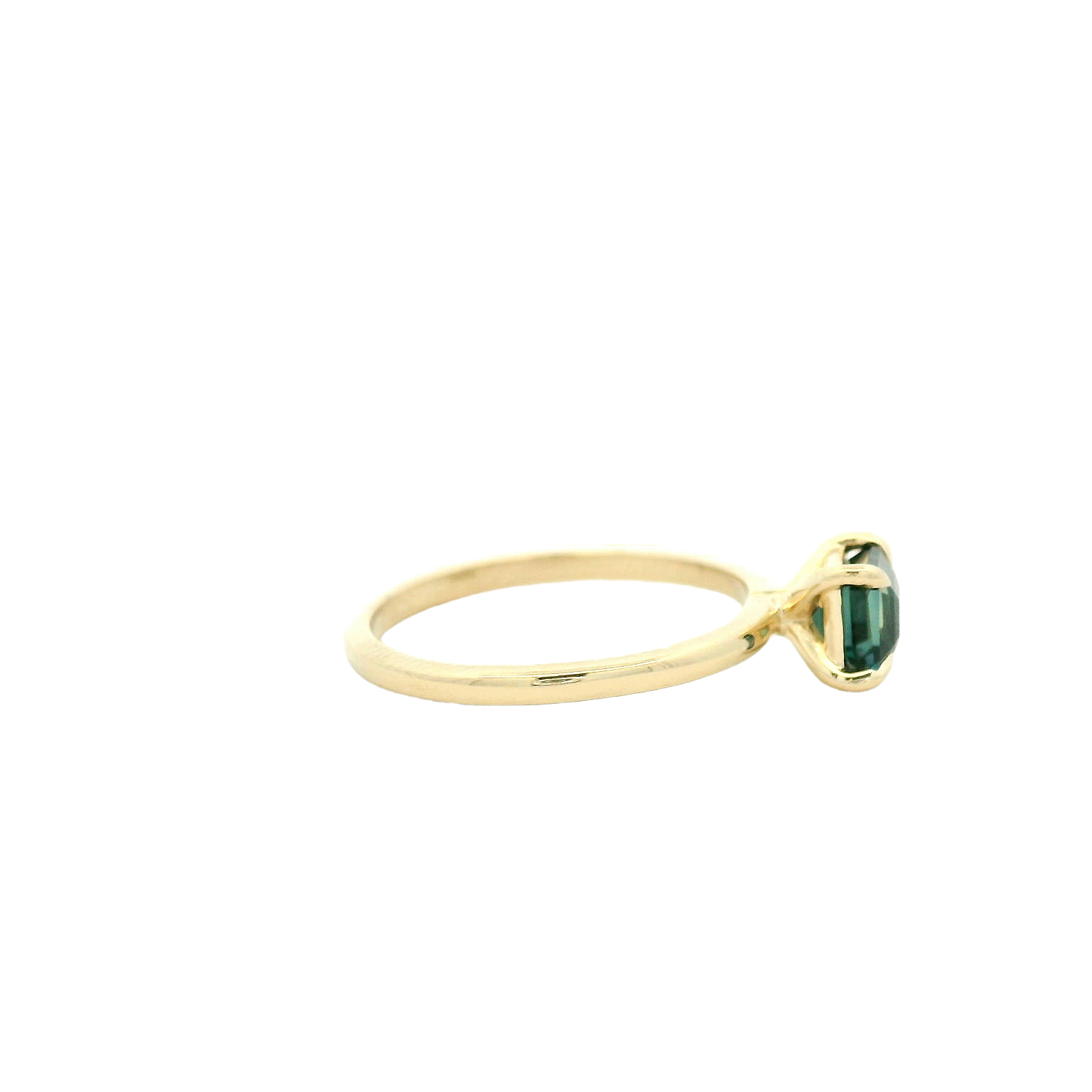 Elegant Green Gemstone Ring