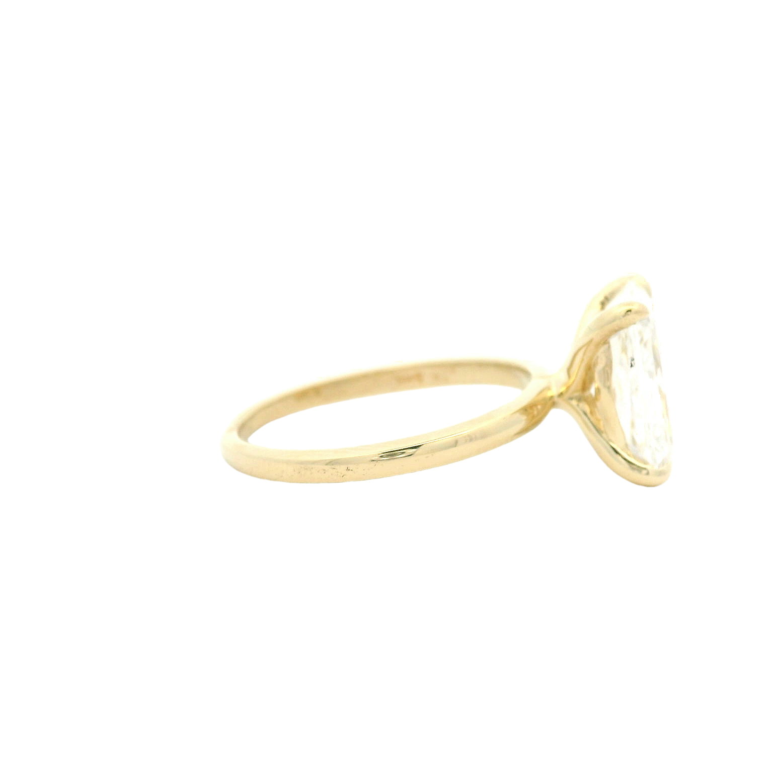 Elegant Radiant Cut Diamond Ring
