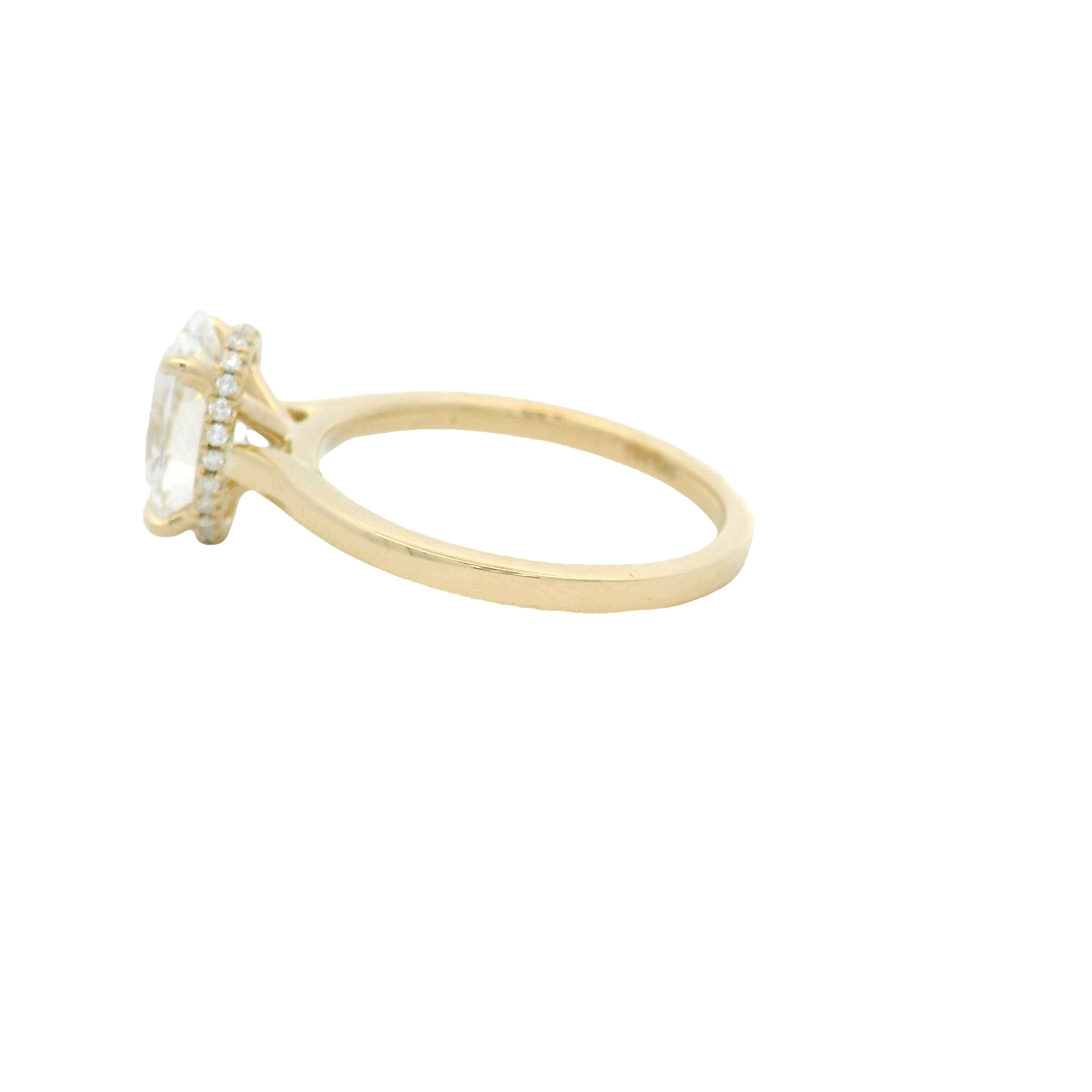 Elegant Oval Diamond Ring