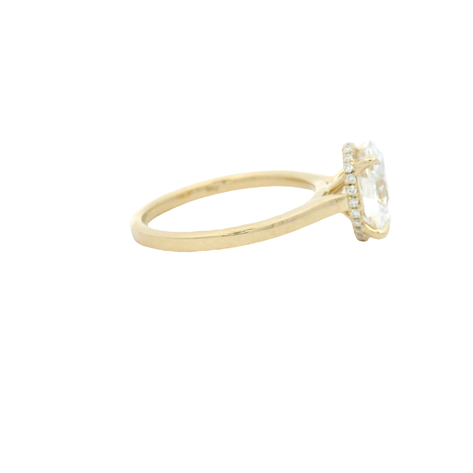 Elegant Oval Diamond Ring