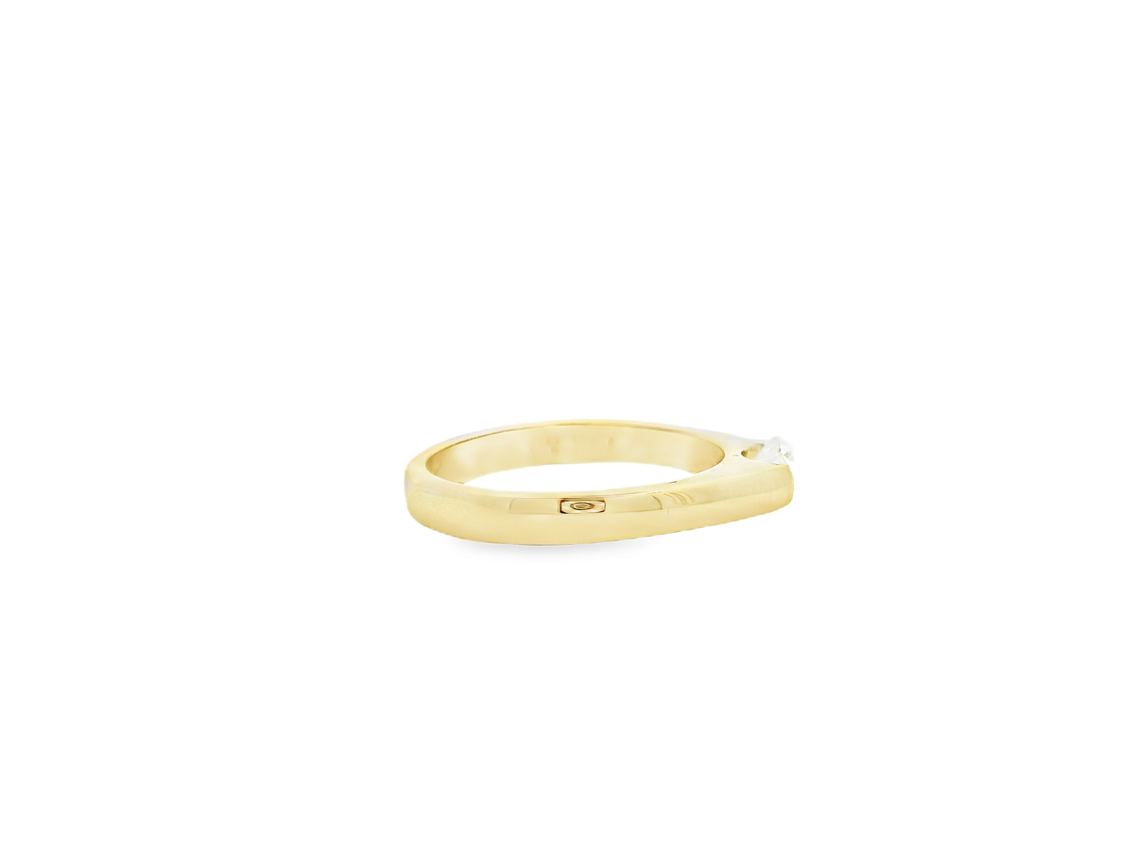 Elegant Gold Diamond Ring