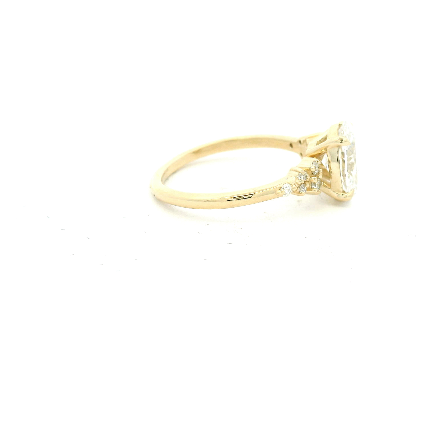 Elegant Oval Diamond Engagement Ring