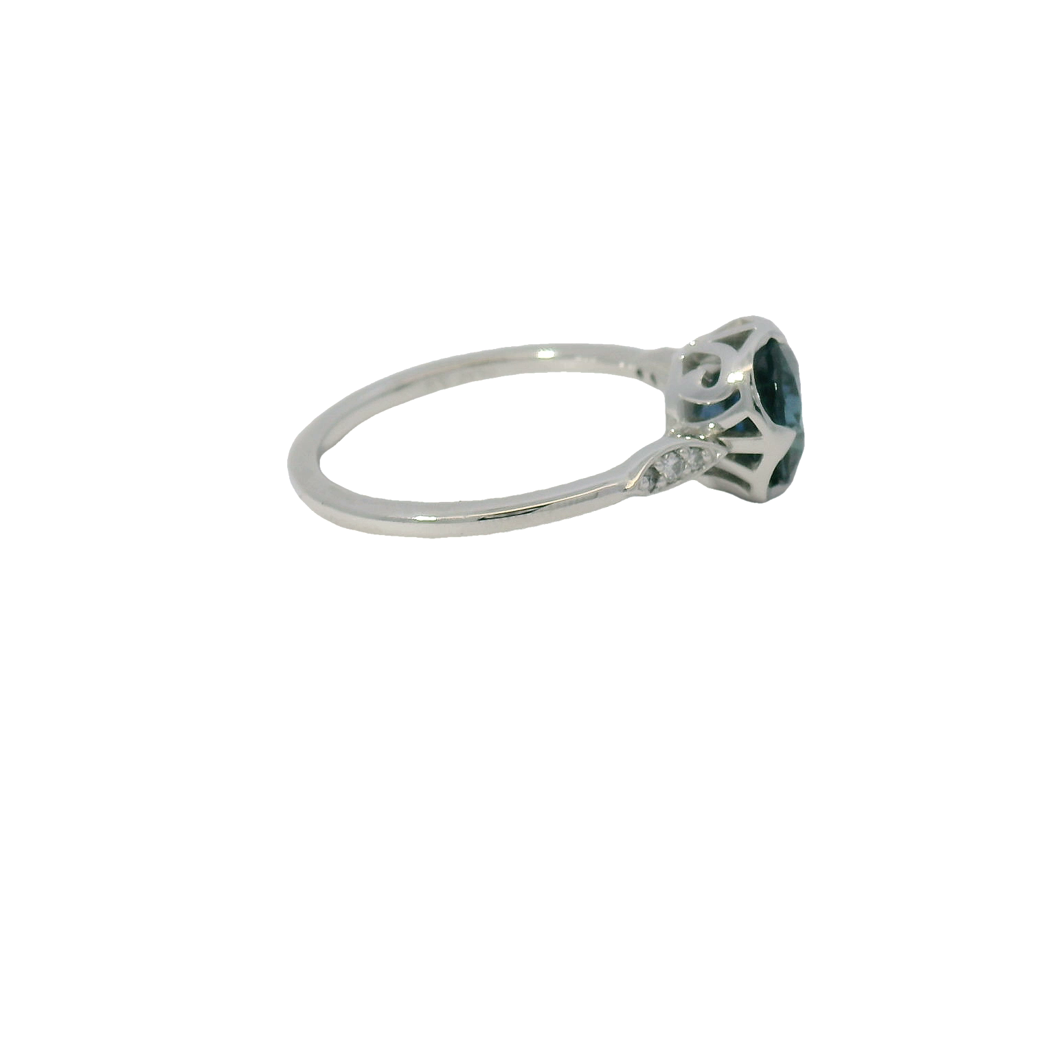 Elegant Floral Design Ring