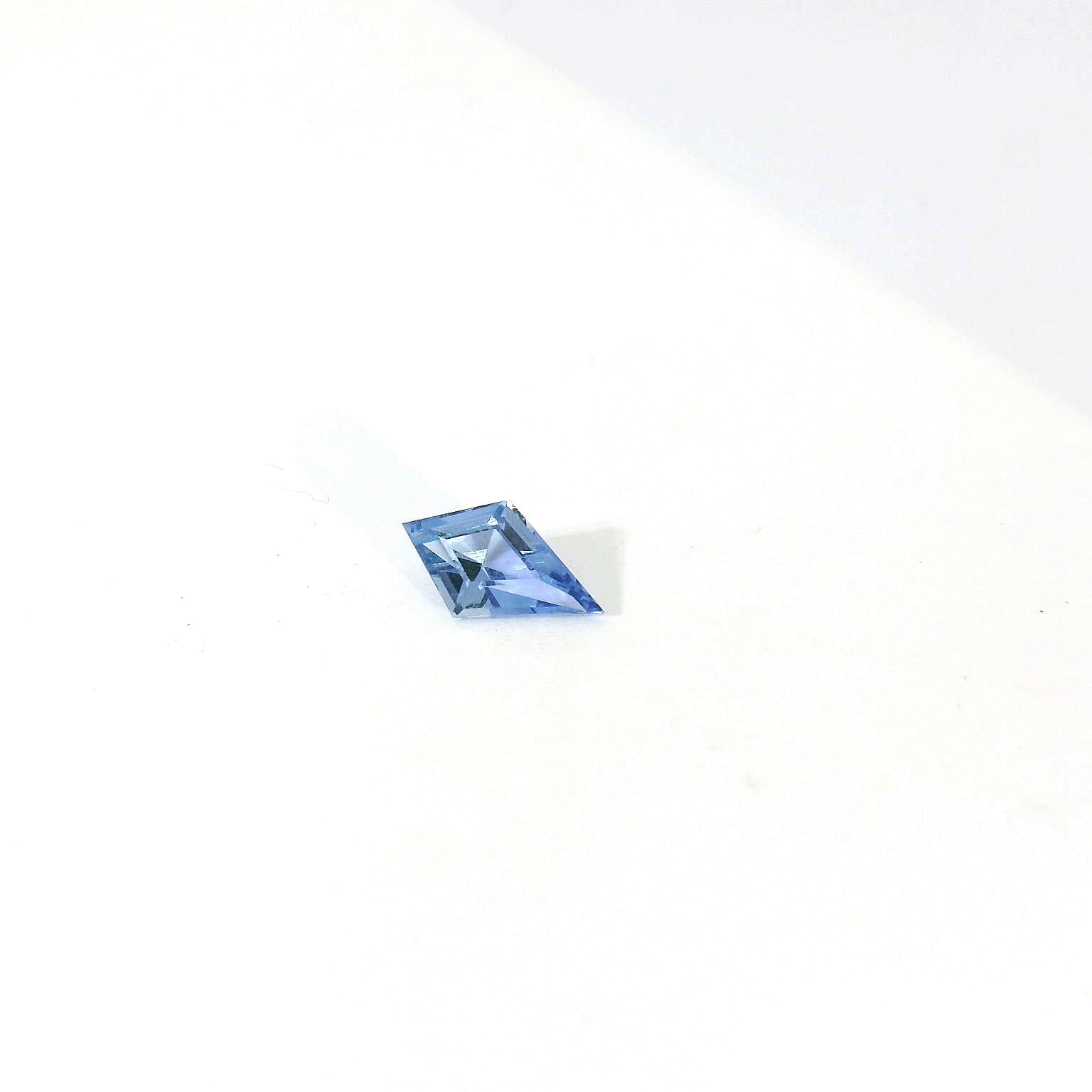blue kite shape sapphire