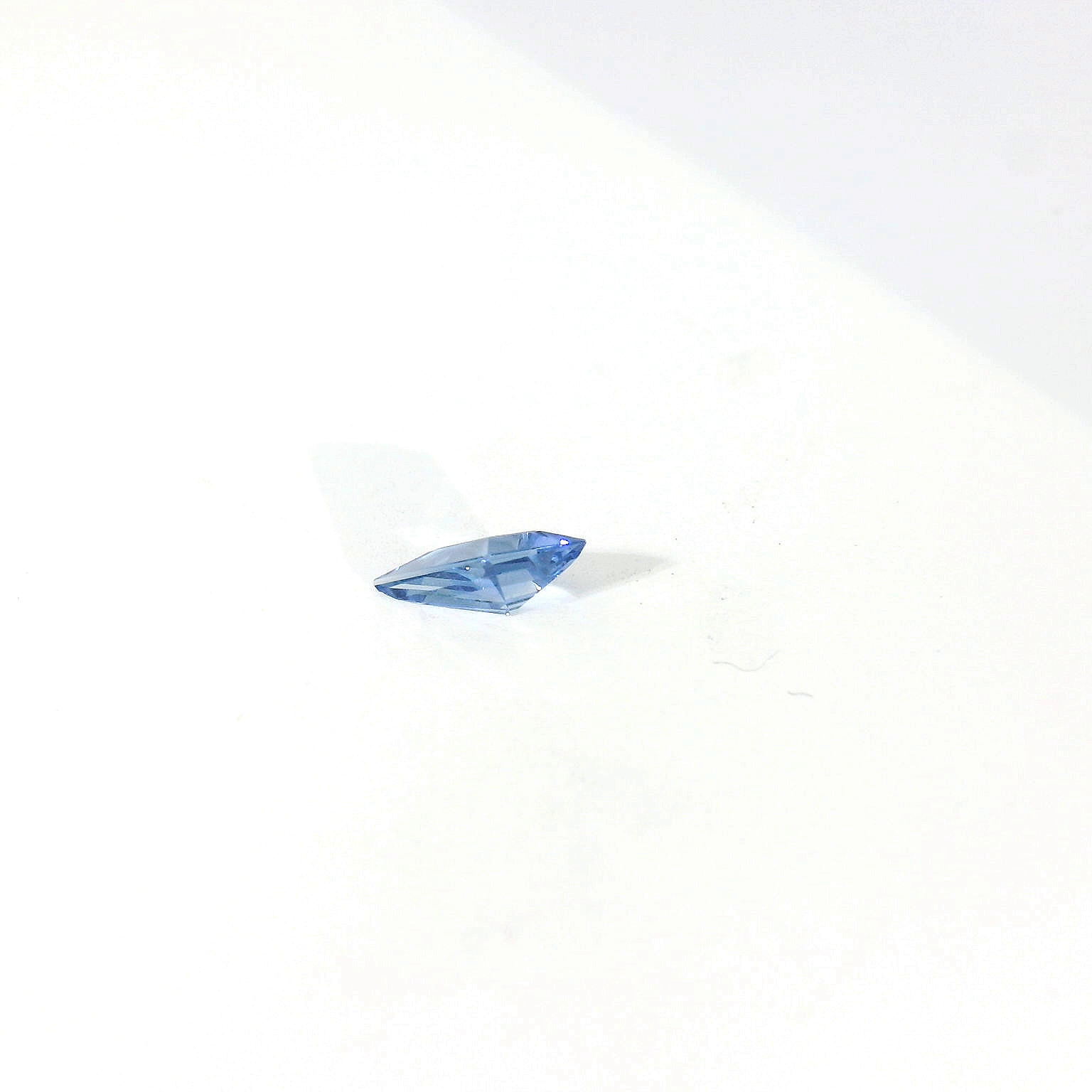 blue kite shape sapphire