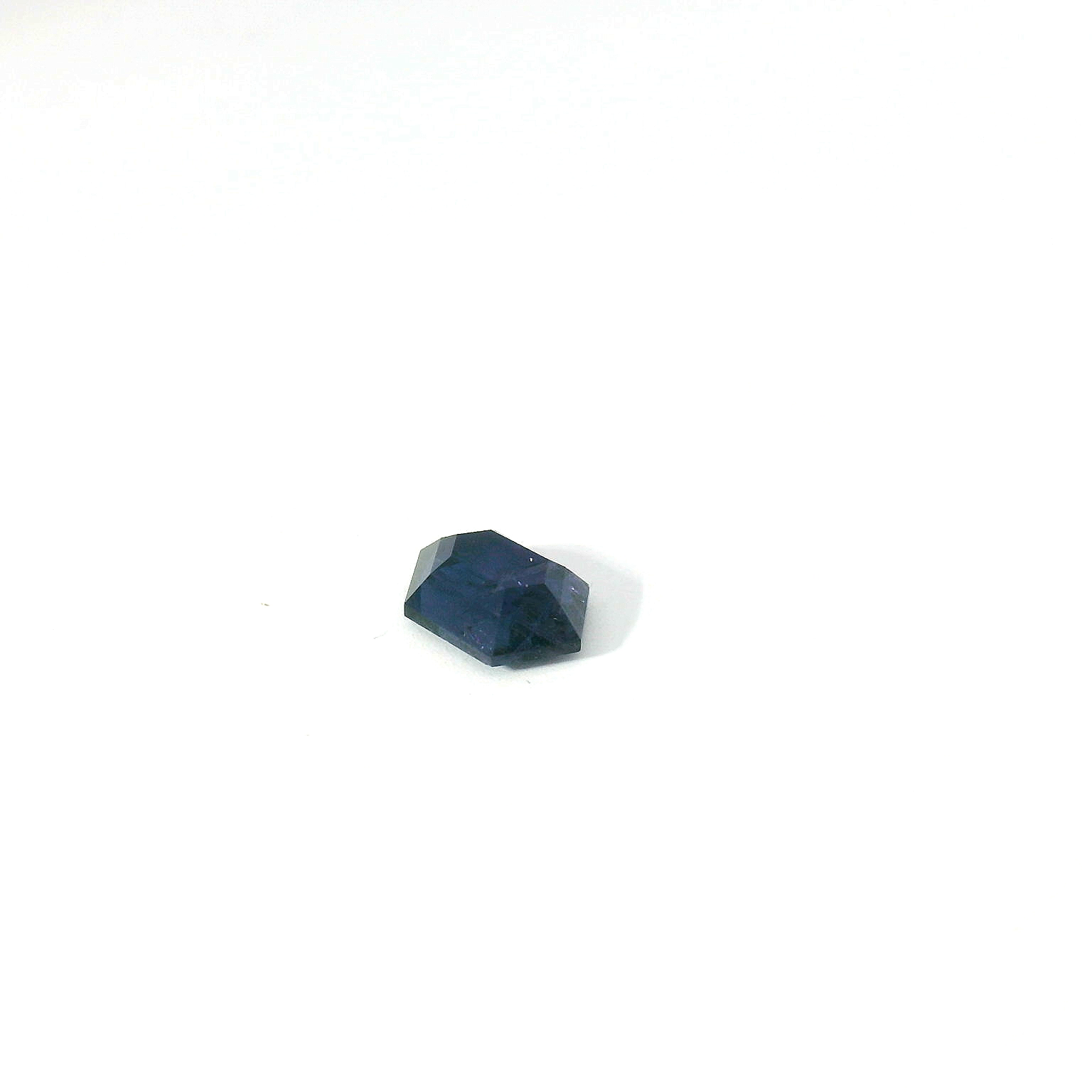 fantasy cut Blue-purple sapphire