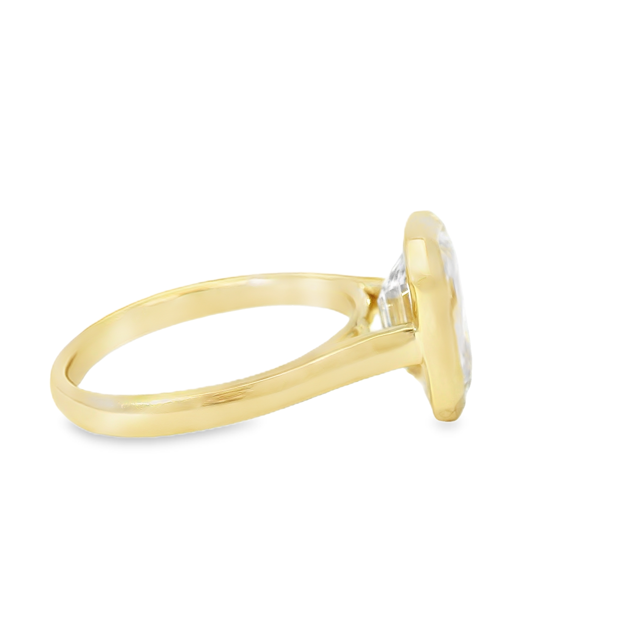 Oval-Cut Diamond Solitaire Ring in Yellow Gold