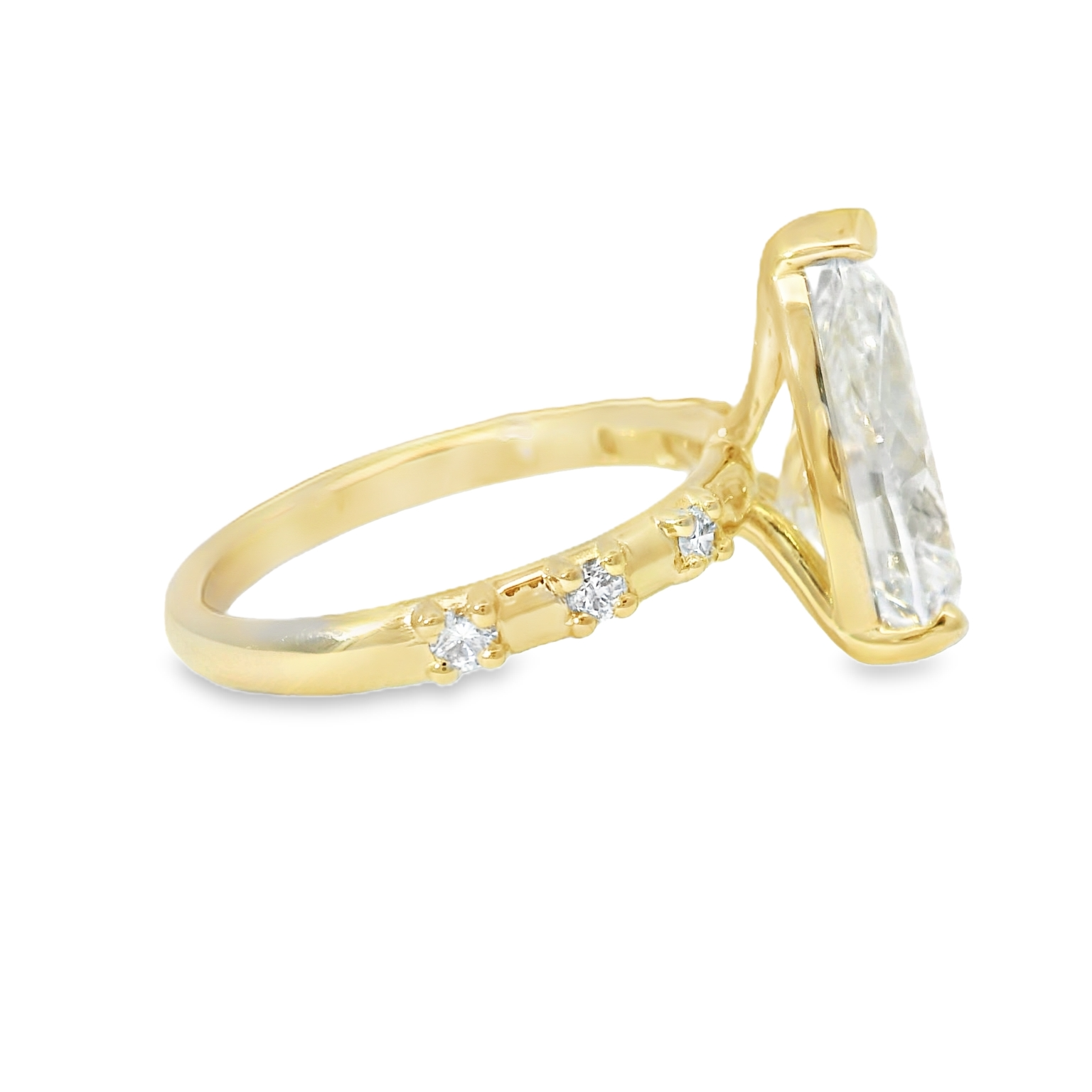 Yellow Gold Multistone Ring with Pear Cut Diamond