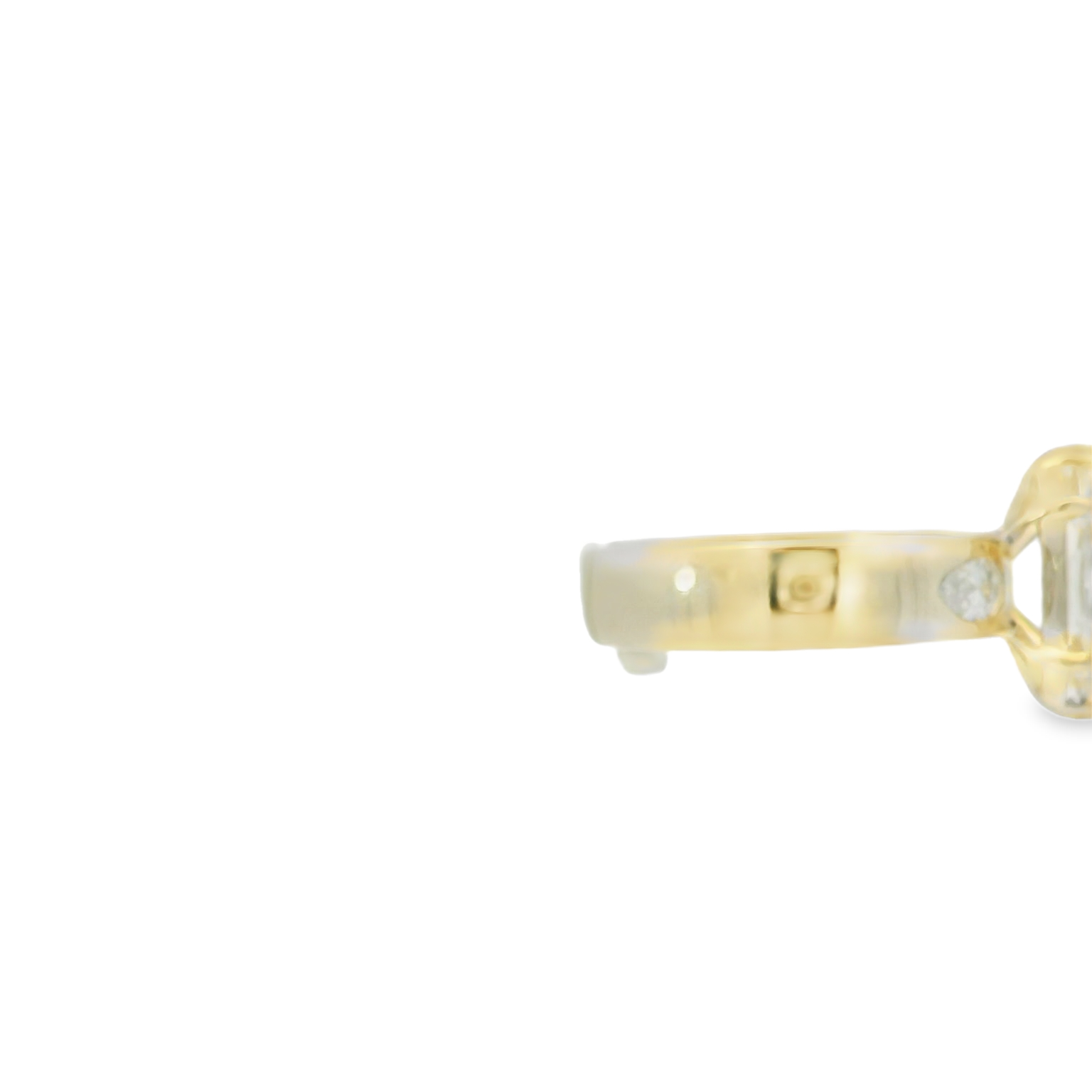 Yellow Gold Multistone Ring with Emerald Cut Diamond