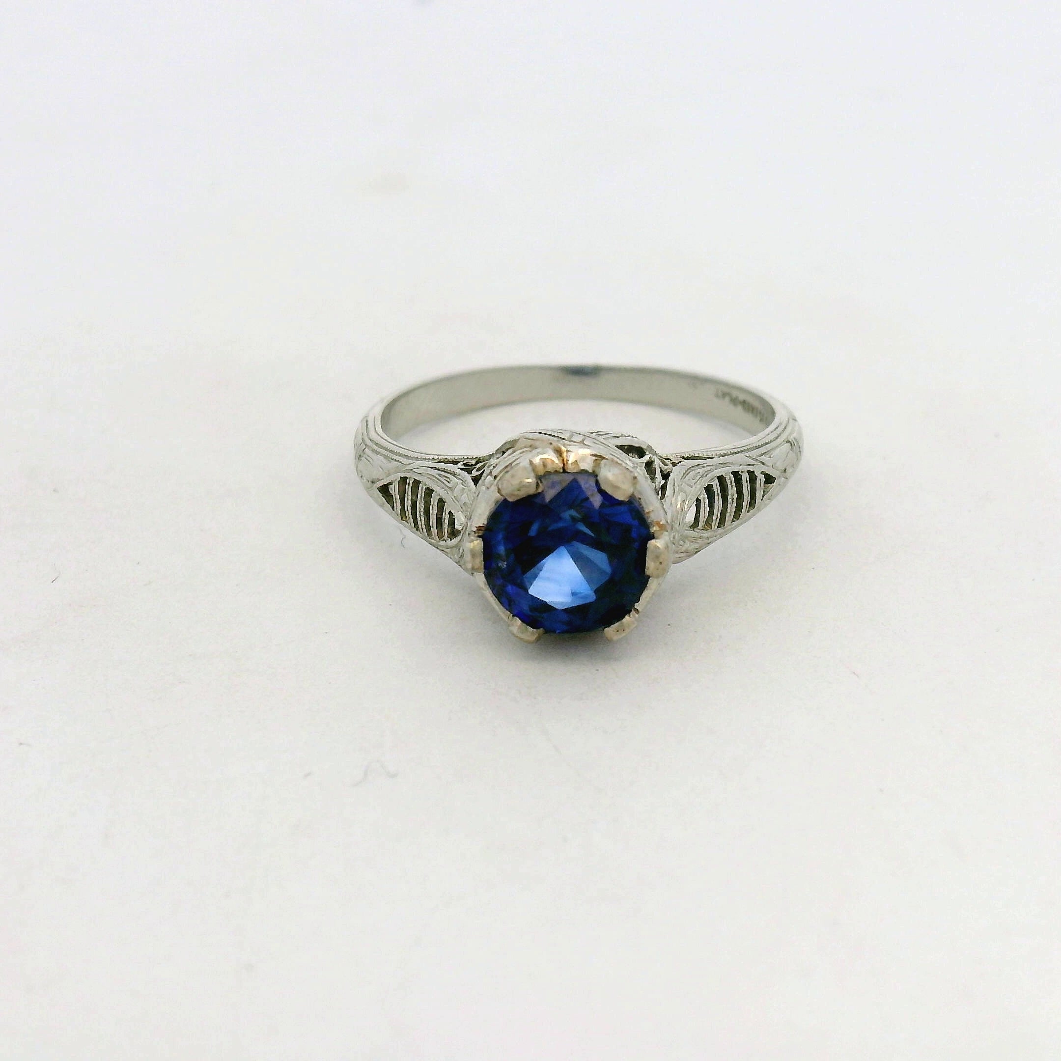 Vintage Filigree Sapphire Solitaire Ring in Platinum
