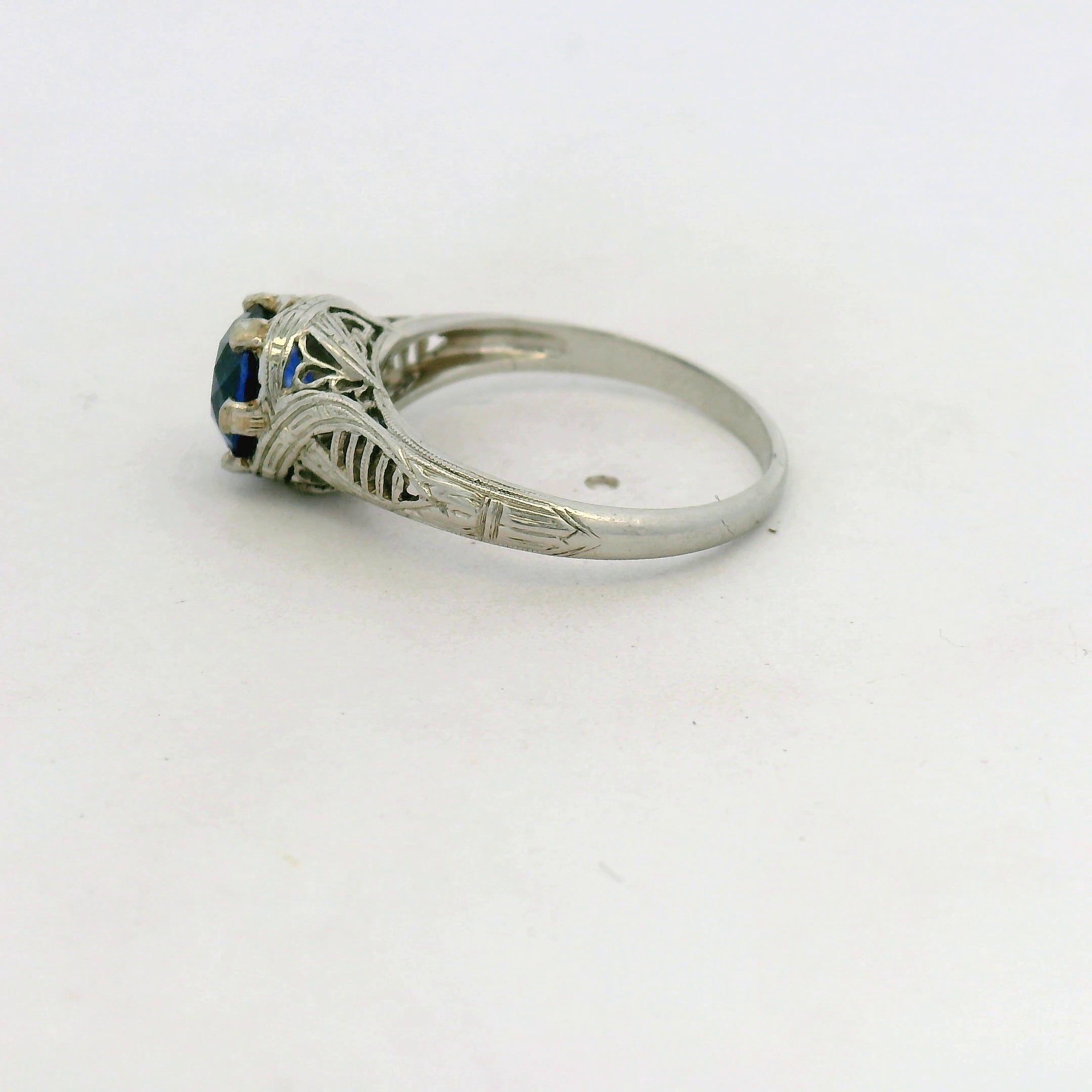 Vintage Filigree Sapphire Solitaire Ring in Platinum