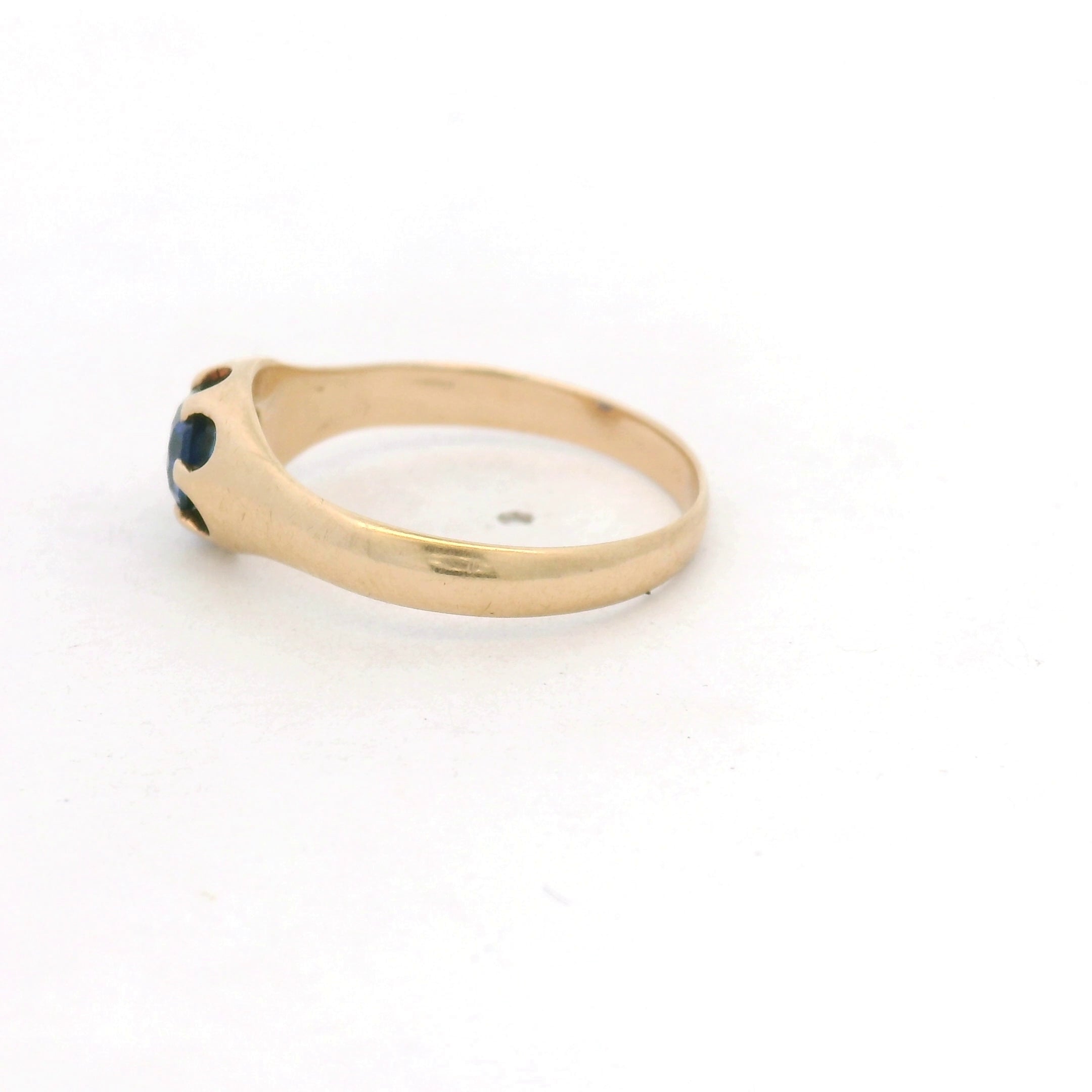 Yellow Gold Medium Blue Sapphire Solitaire Ring