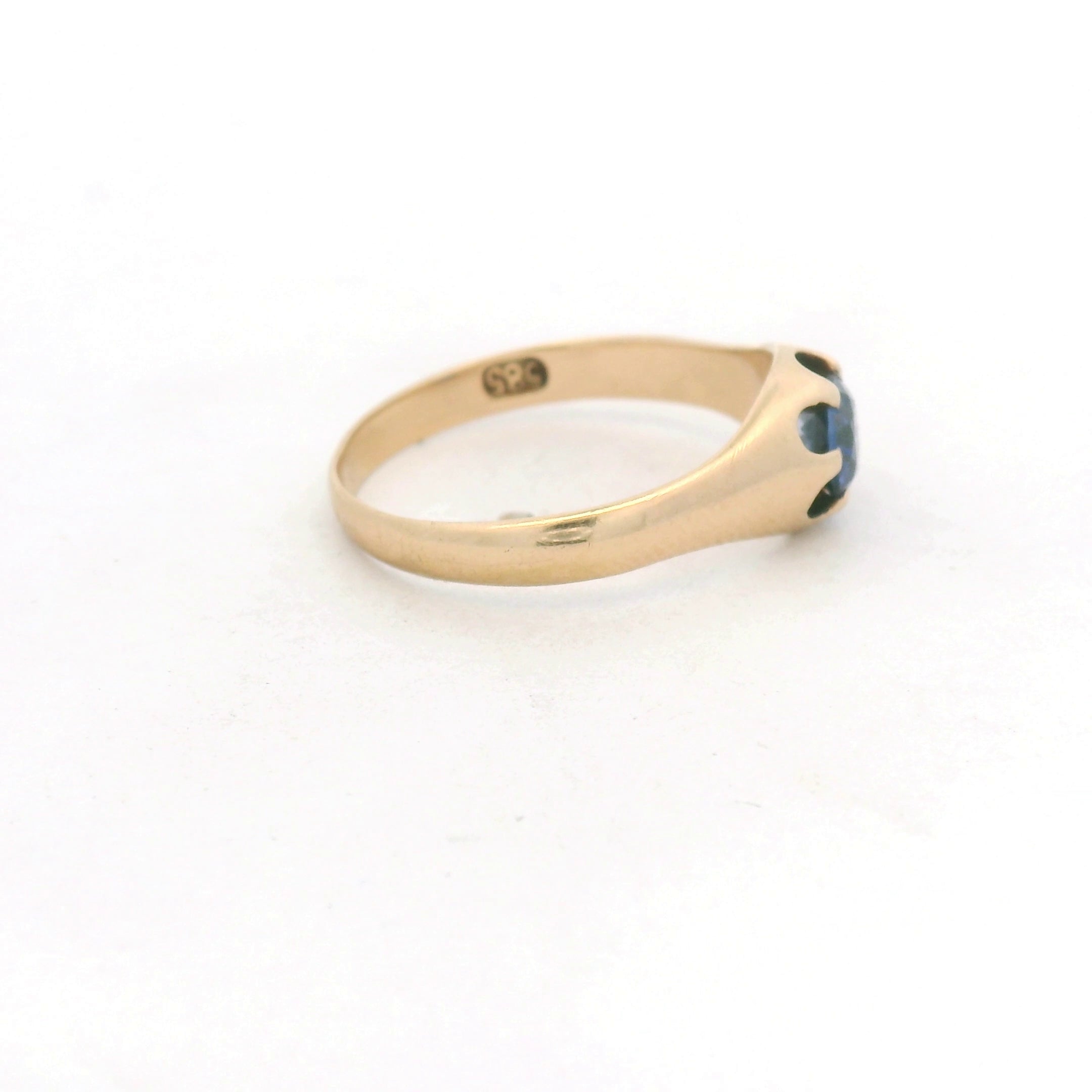 Yellow Gold Medium Blue Sapphire Solitaire Ring