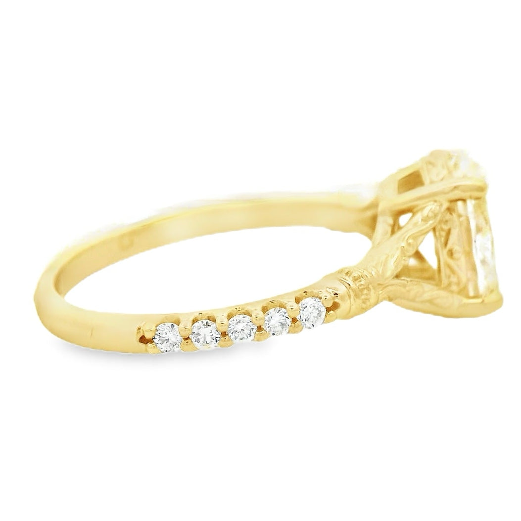 Elegant Gold Diamond Ring