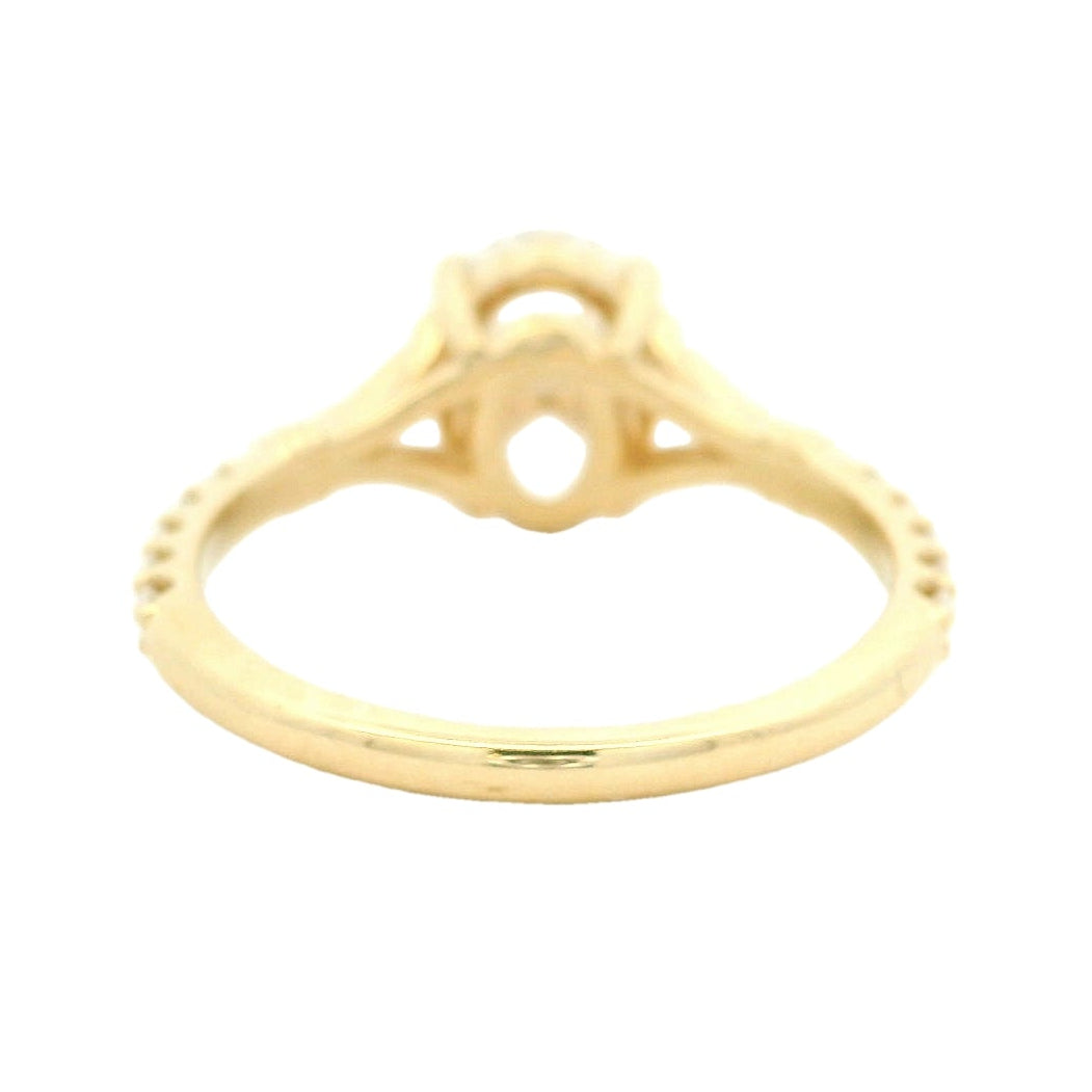 Elegant Gold Diamond Ring