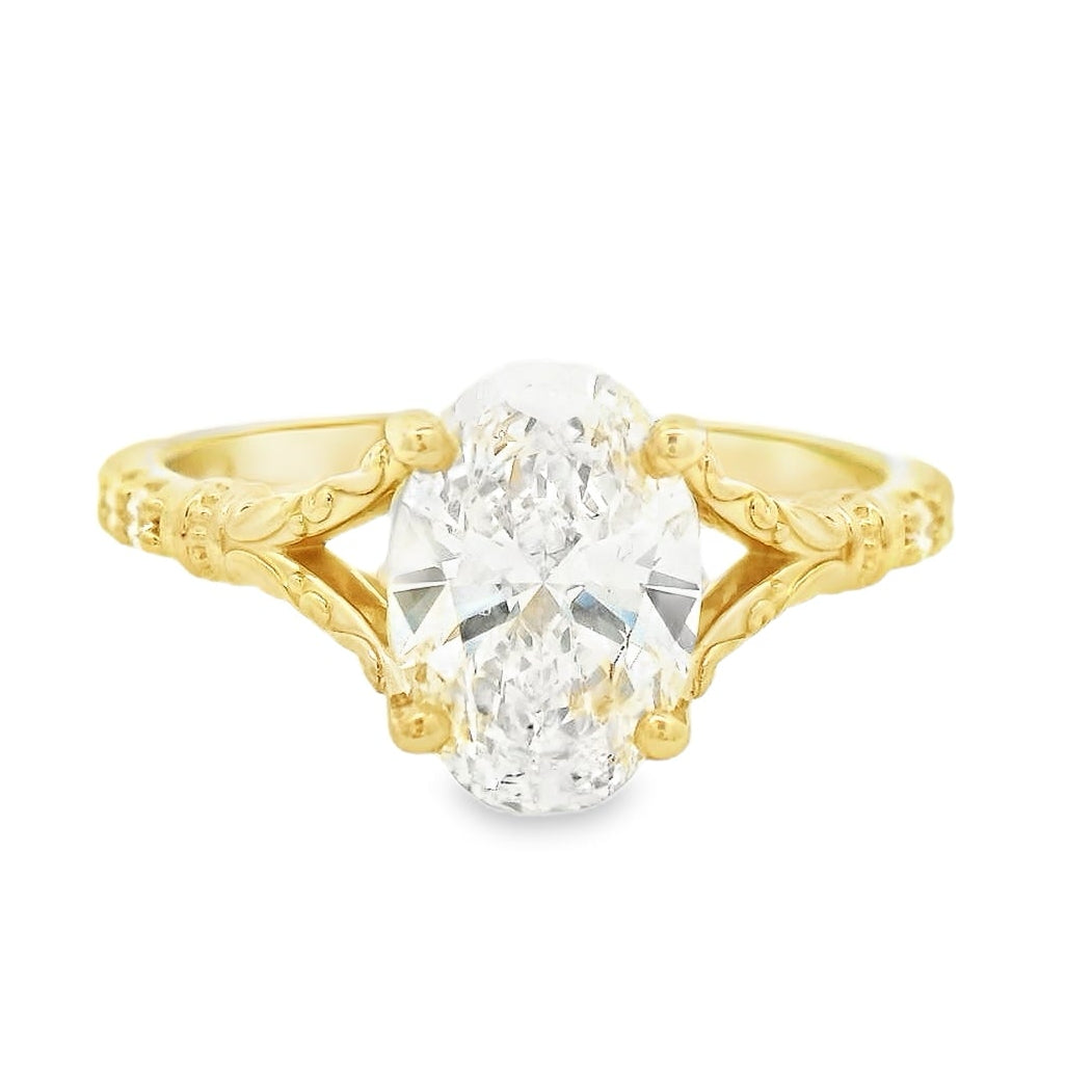 Elegant Gold Diamond Ring