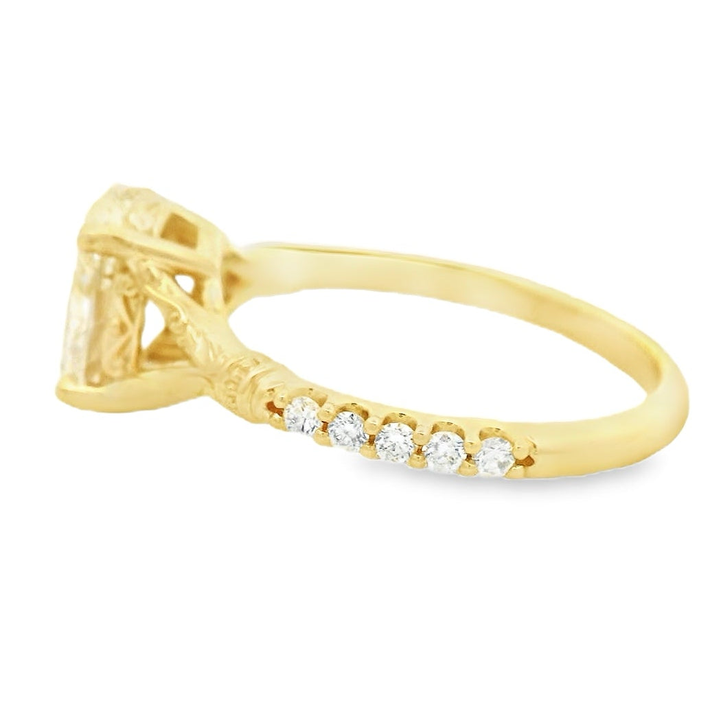 Elegant Gold Diamond Ring