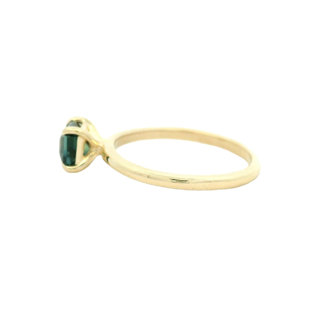 Elegant Green Gemstone Ring