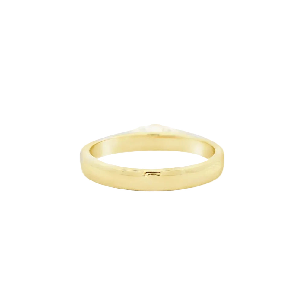 Elegant Gold Diamond Ring