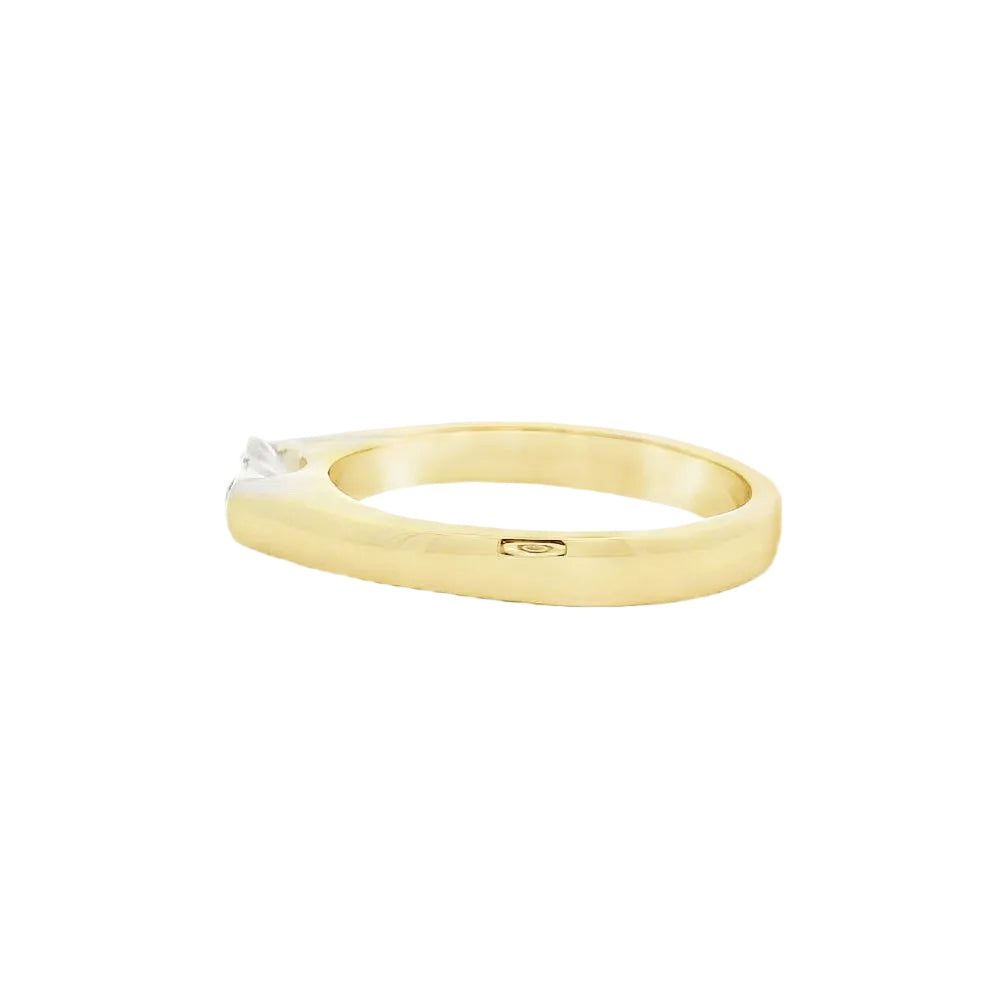 Elegant Gold Diamond Ring