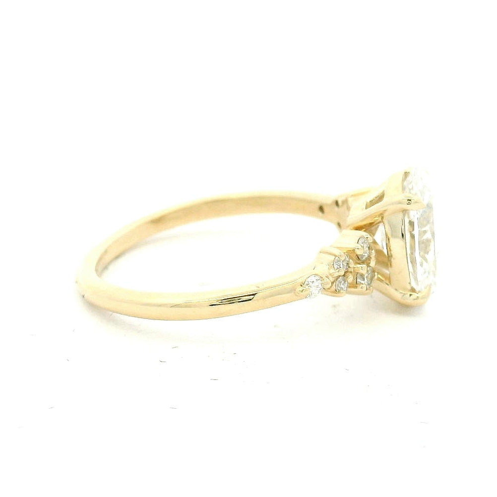 Elegant Oval Diamond Engagement Ring