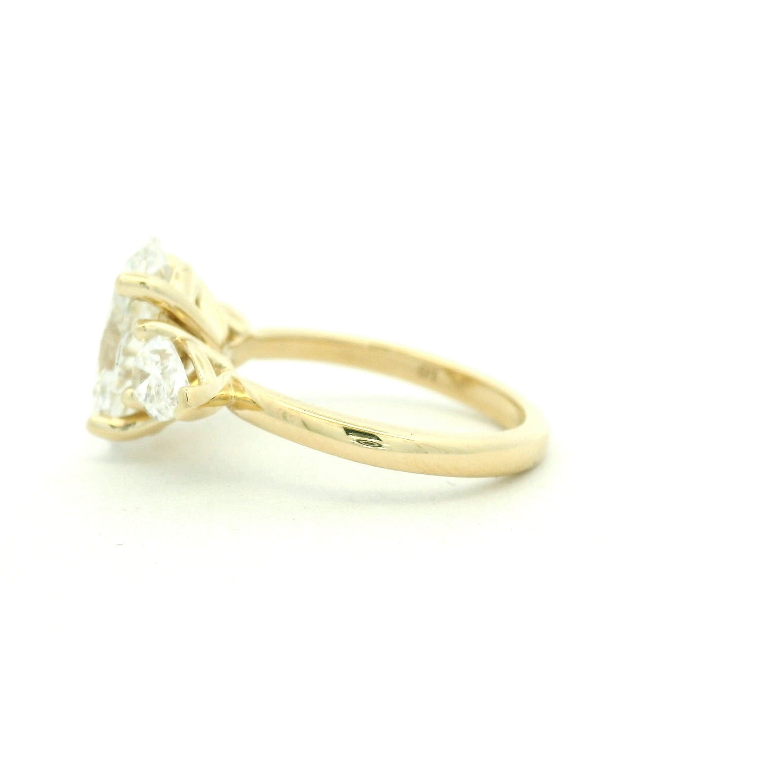 Yellow Gold Multistone Ring with Oval Cut Diamond