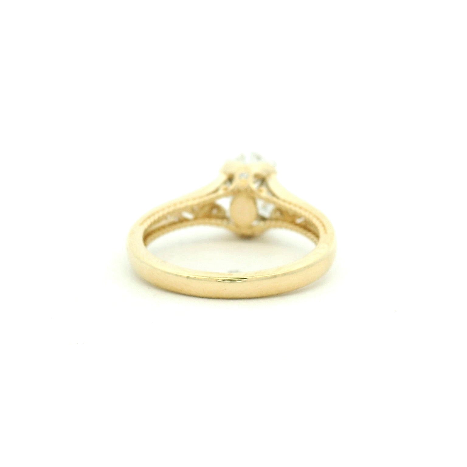 Elegant Gold Diamond Ring