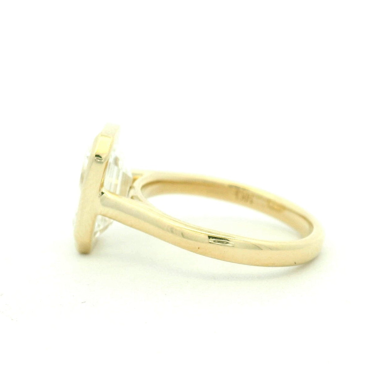 Bezel set Emerald-Cut Diamond
