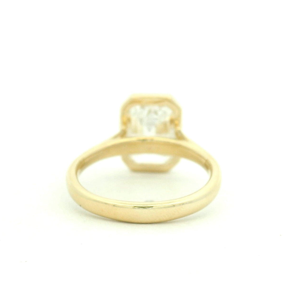 Bezel set Emerald-Cut Diamond