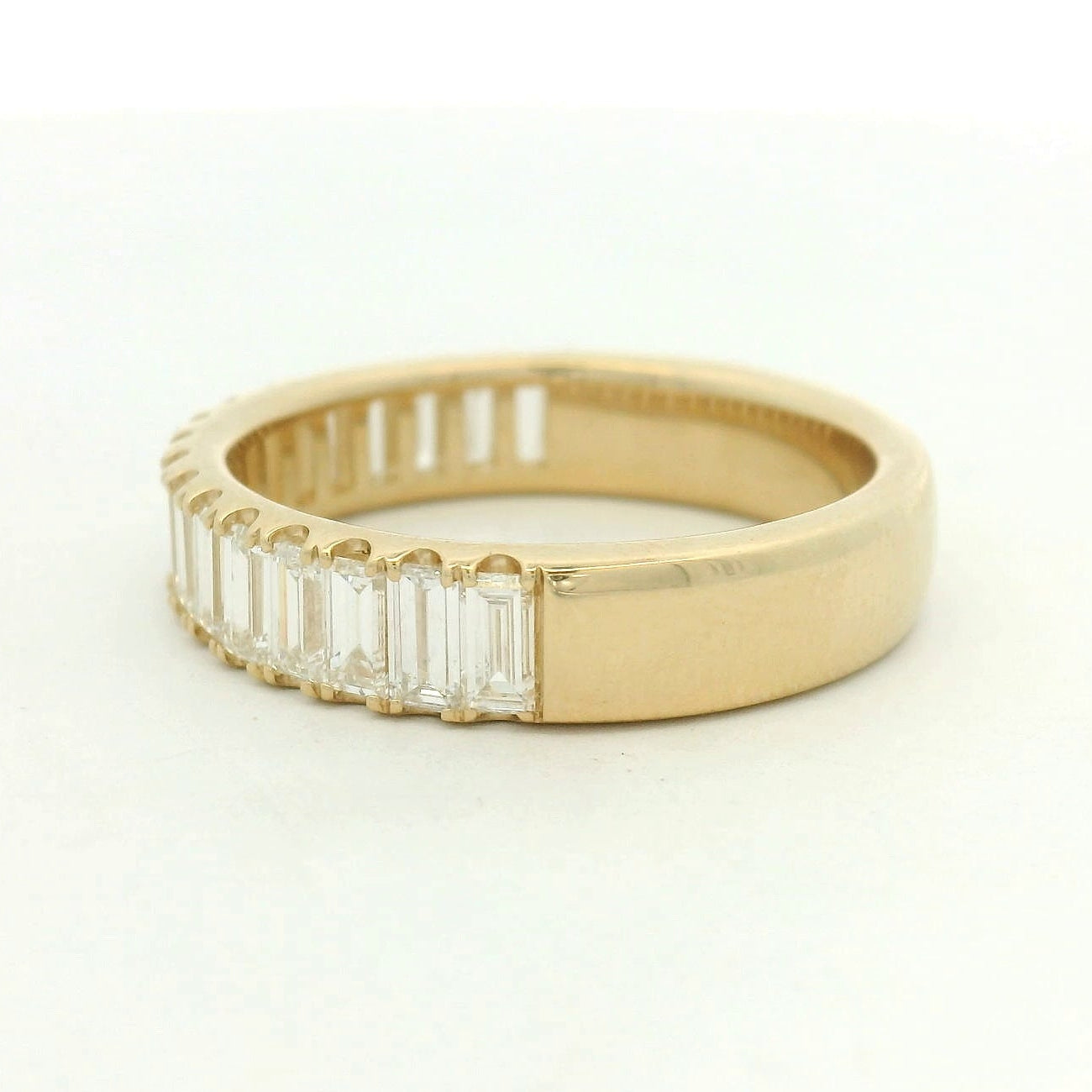 14KYG LG Diamond Band