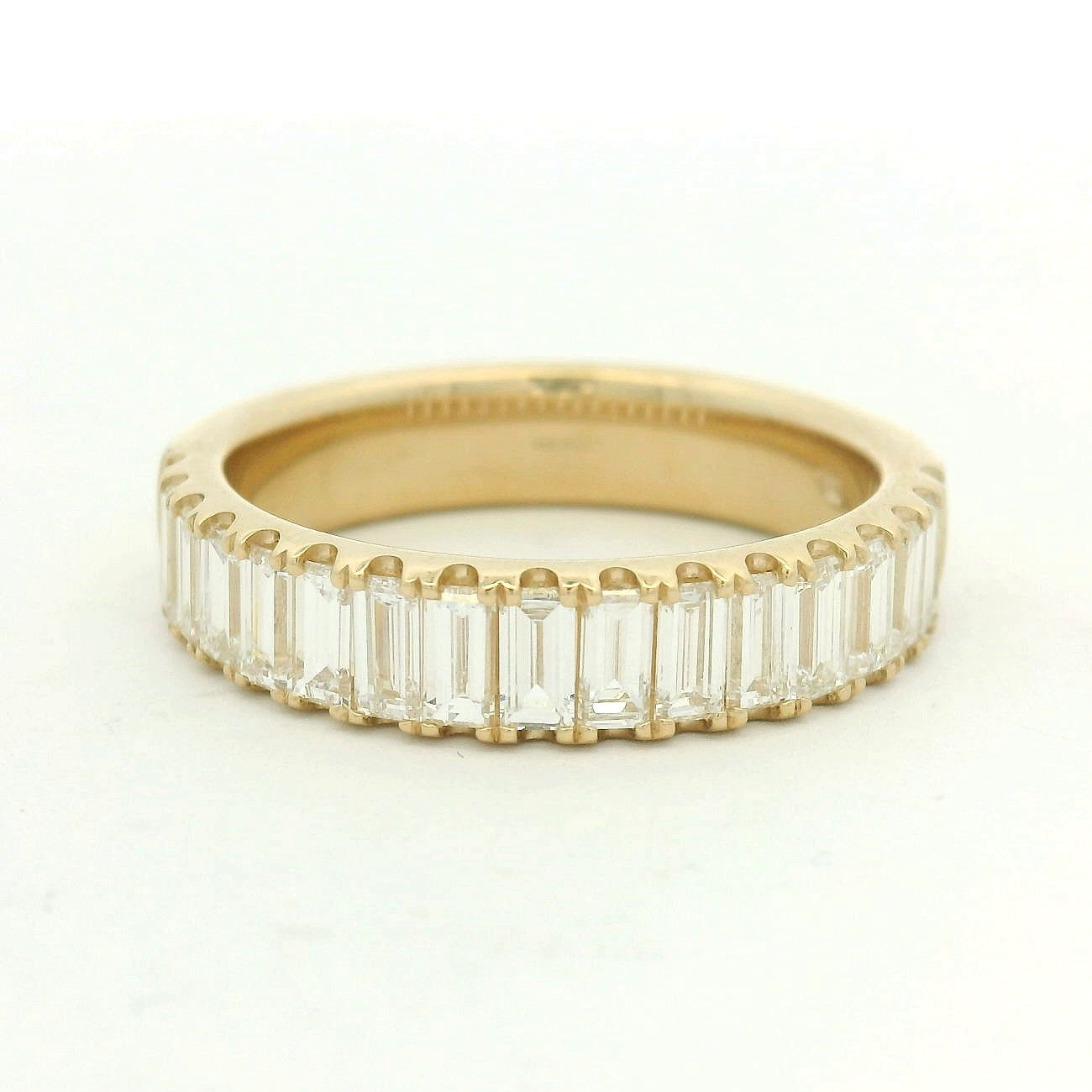 14KYG LG Diamond Band