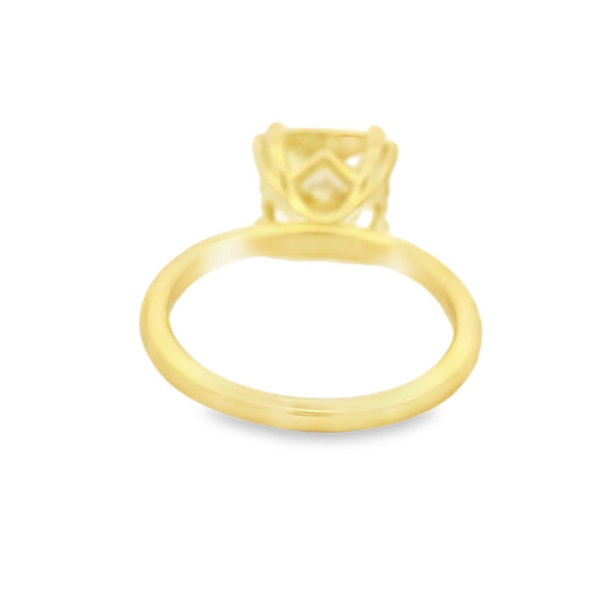 Oval Cut Diamond Solitaire Ring in Yellow Gold