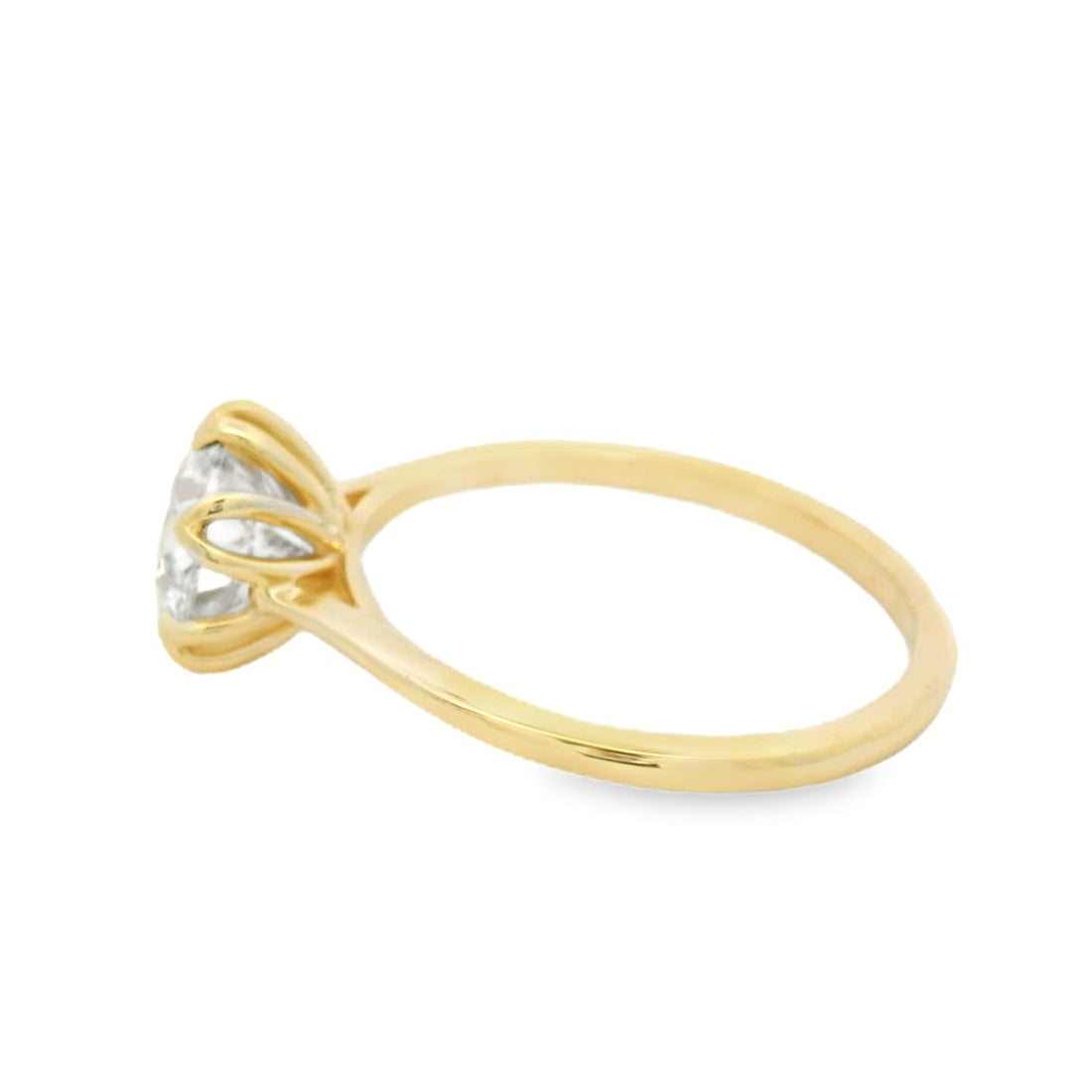 Classic Yellow Gold Solitaire Ring with Round Cut Diamond