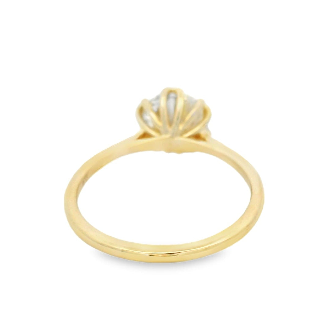 Classic Yellow Gold Solitaire Ring with Round Cut Diamond