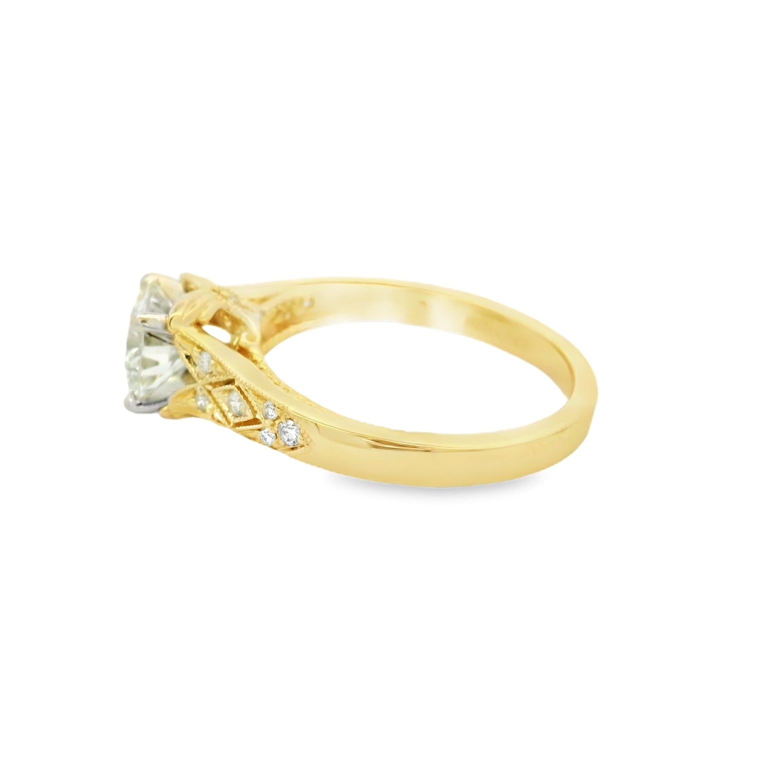 Yellow Gold Solitaire Ring with Round Brilliant Cut Diamond