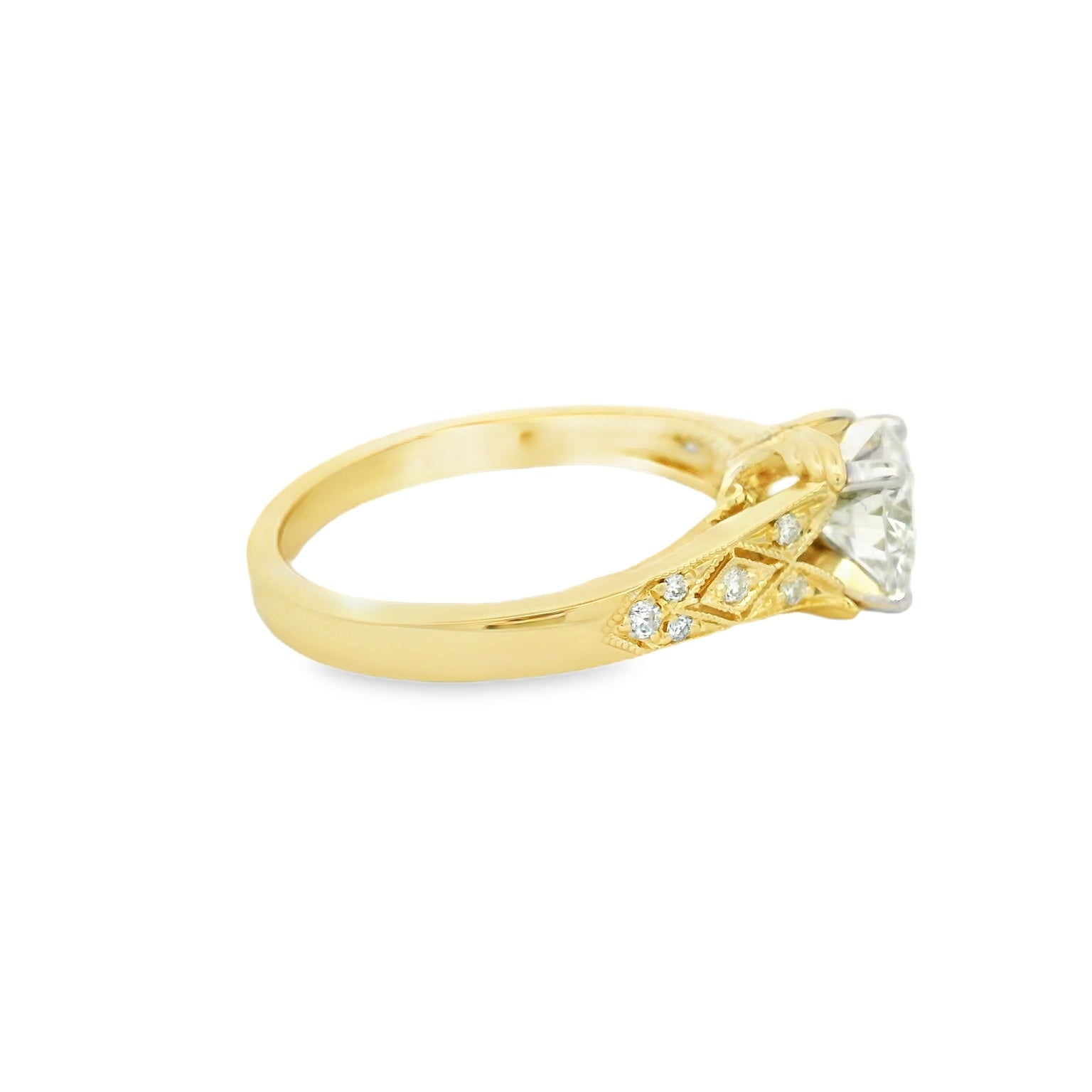 Yellow Gold Solitaire Ring with Round Brilliant Cut Diamond