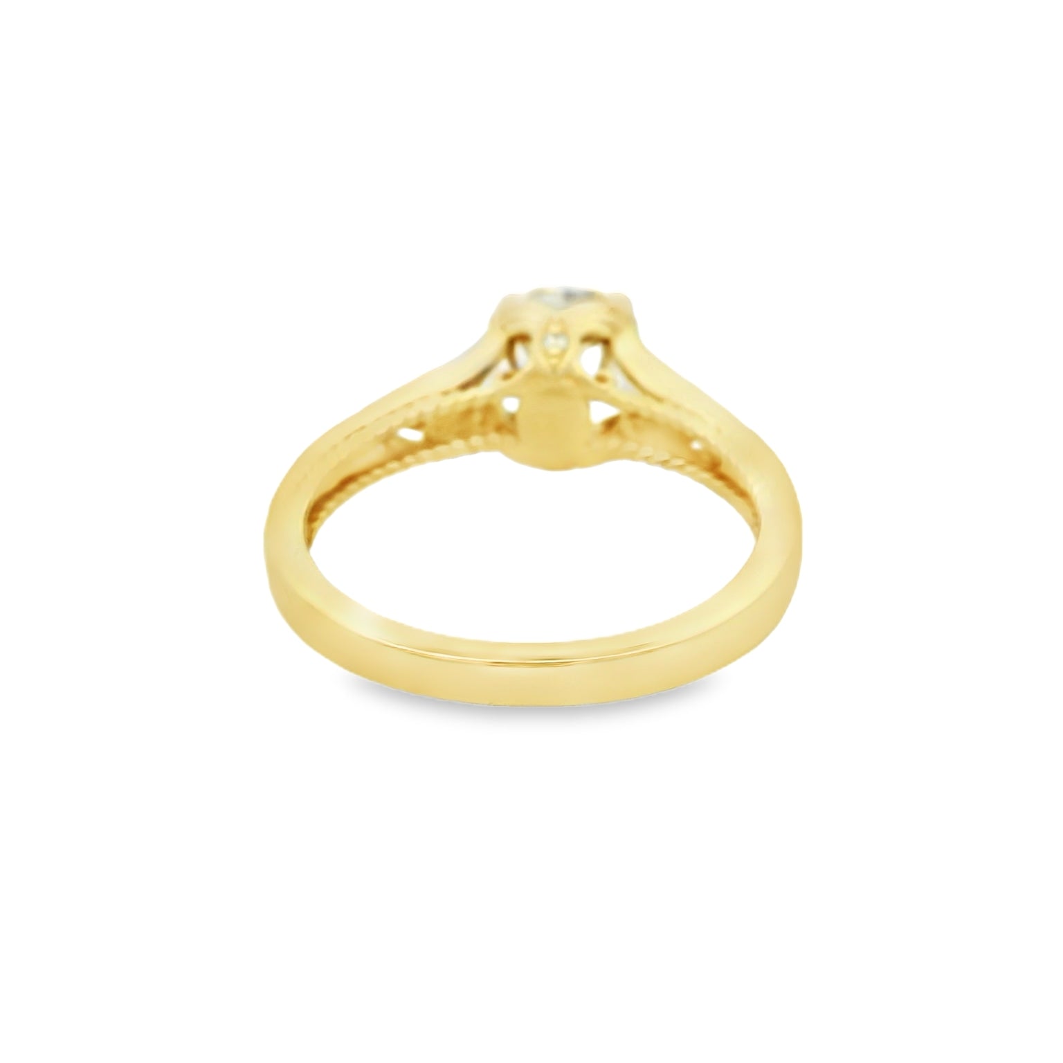 Yellow Gold Solitaire Ring with Round Brilliant Cut Diamond