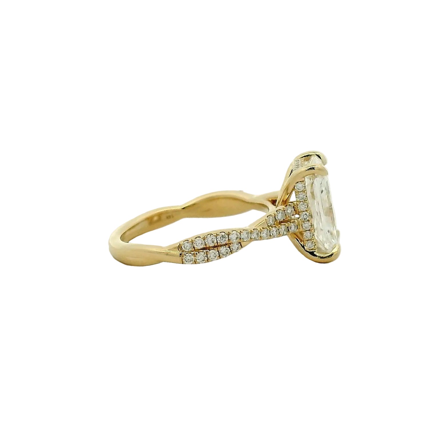 Yellow Gold Radiant Diamond Engagement Ring with Twisted Band