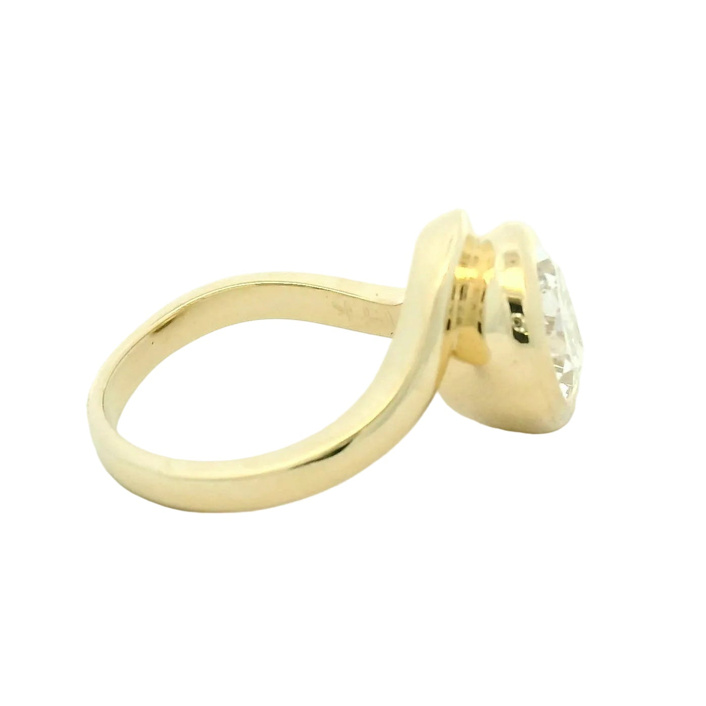 Pear-Shaped Diamond Bezel-Set Solitaire Ring in Yellow Gold