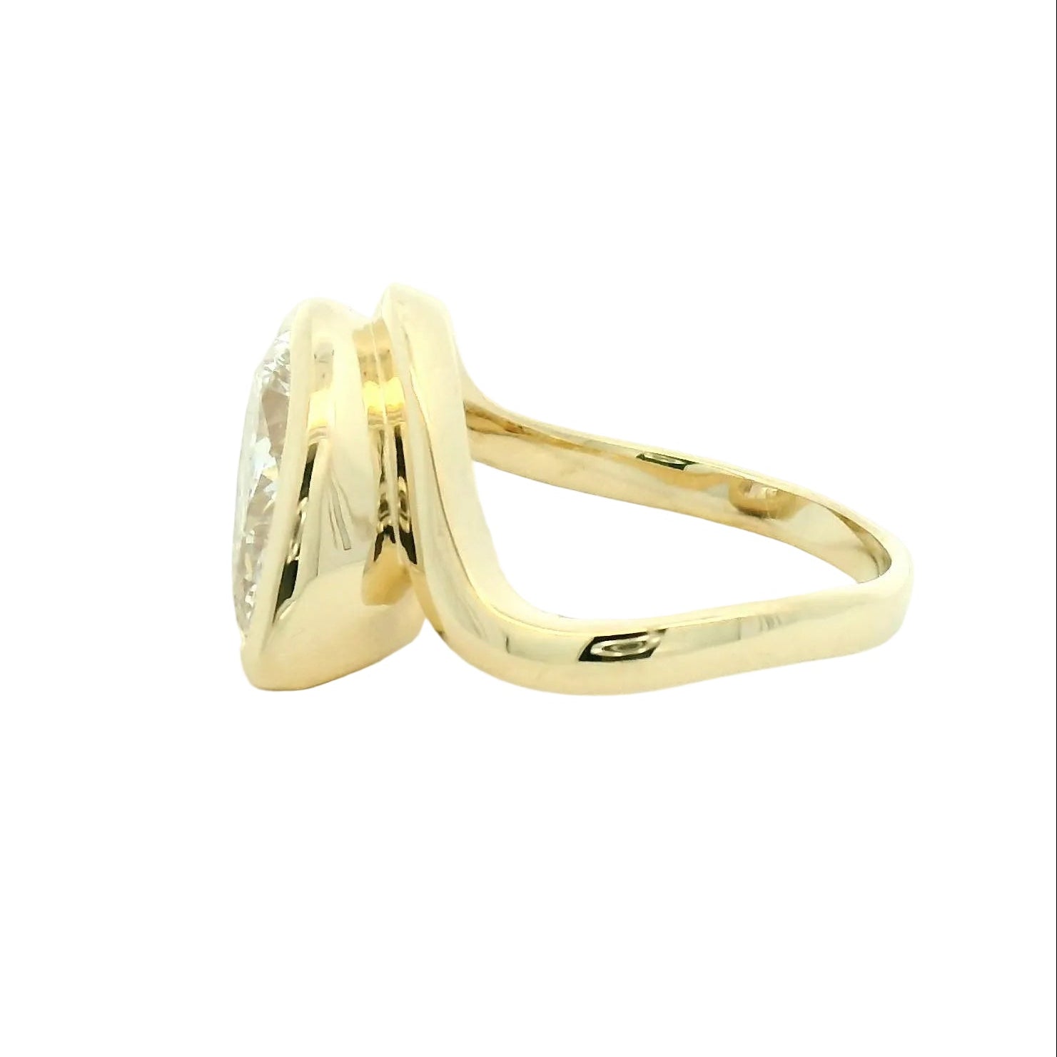 Pear-Shaped Diamond Bezel-Set Solitaire Ring in Yellow Gold