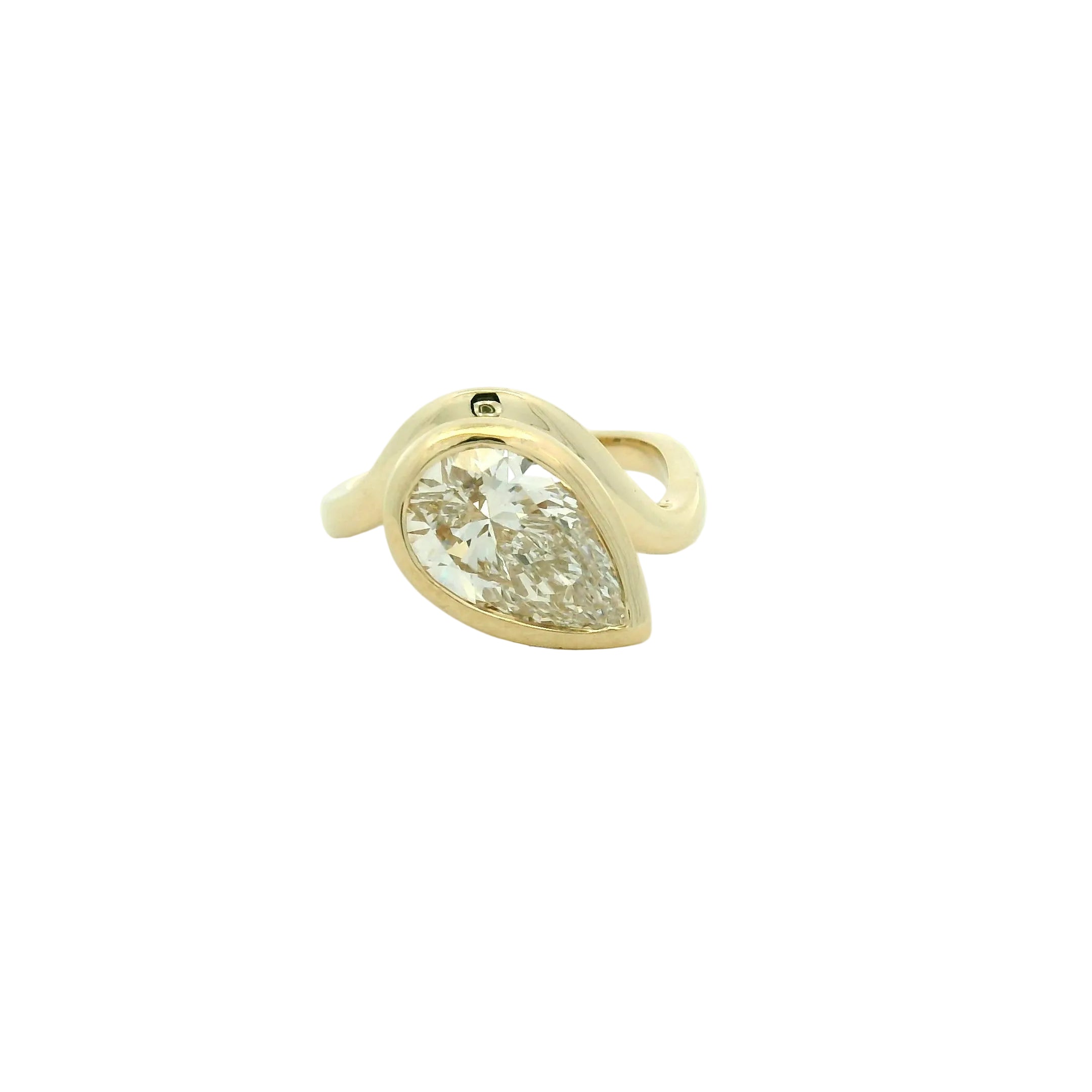 Pear-Shaped Diamond Bezel-Set Solitaire Ring in Yellow Gold