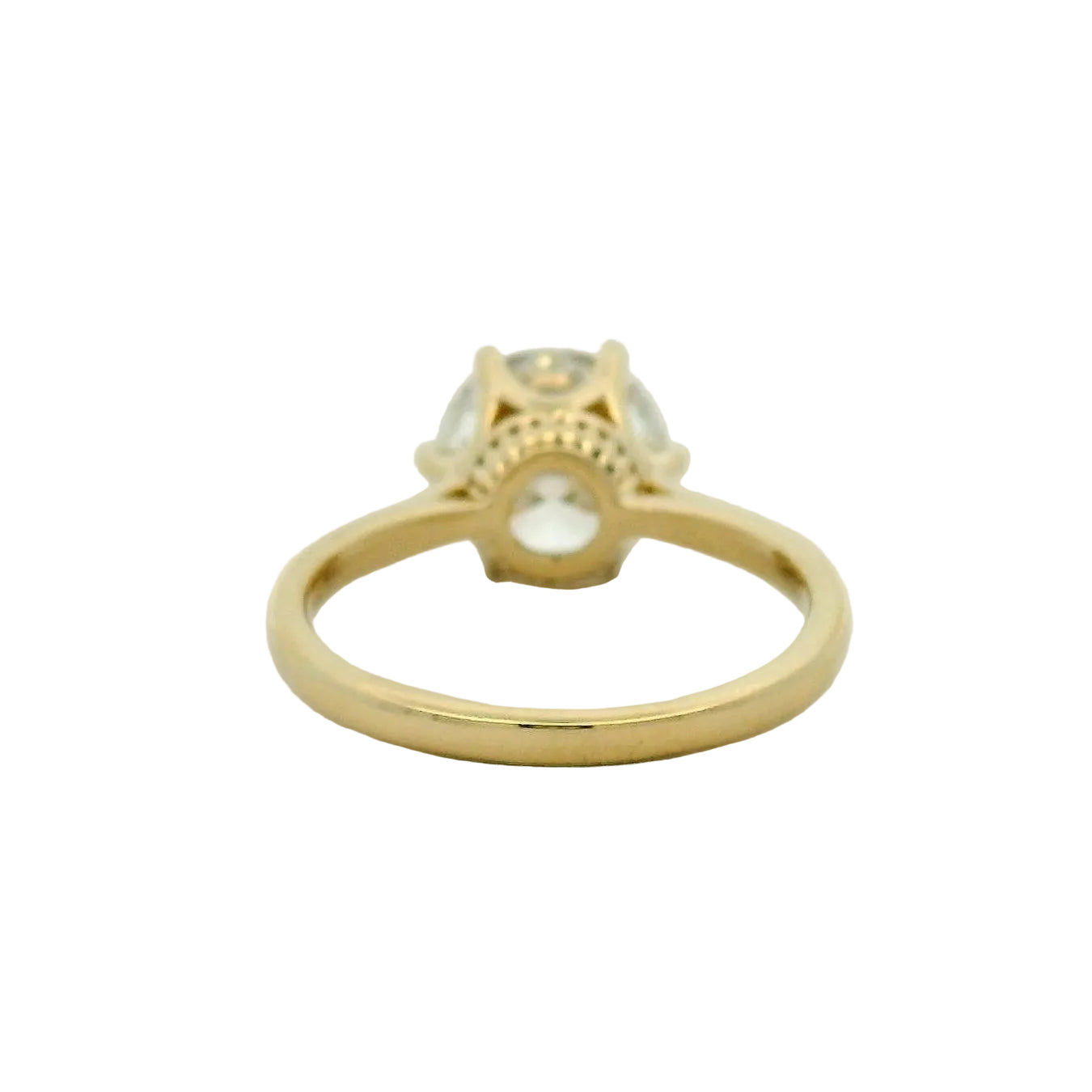 Round Cut Diamond Solitaire Ring in Yellow Gold