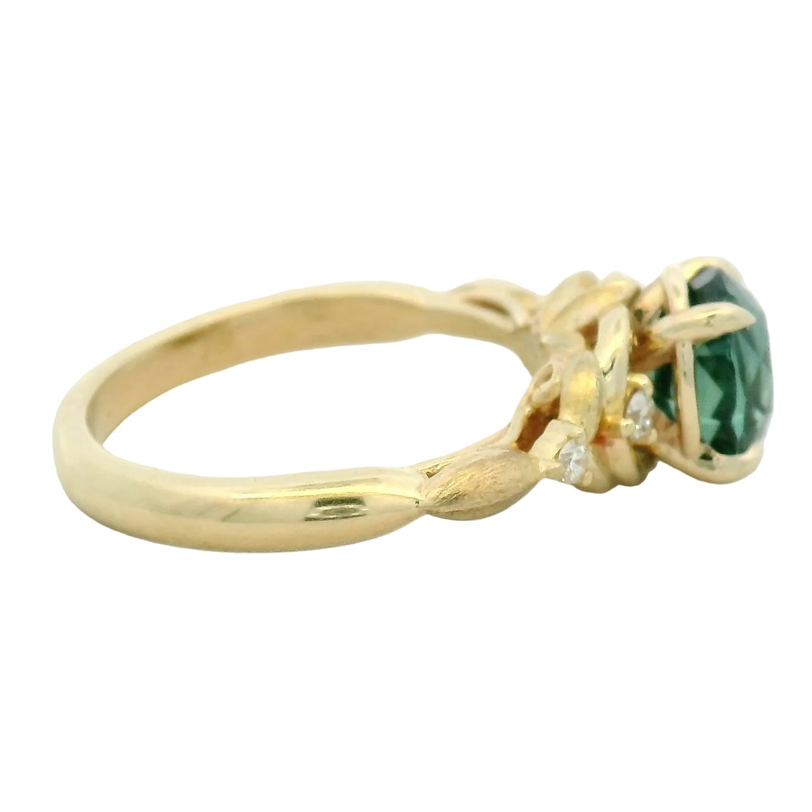 Oval Green Tourmaline Leaf Motif Ring in Yellow Gold