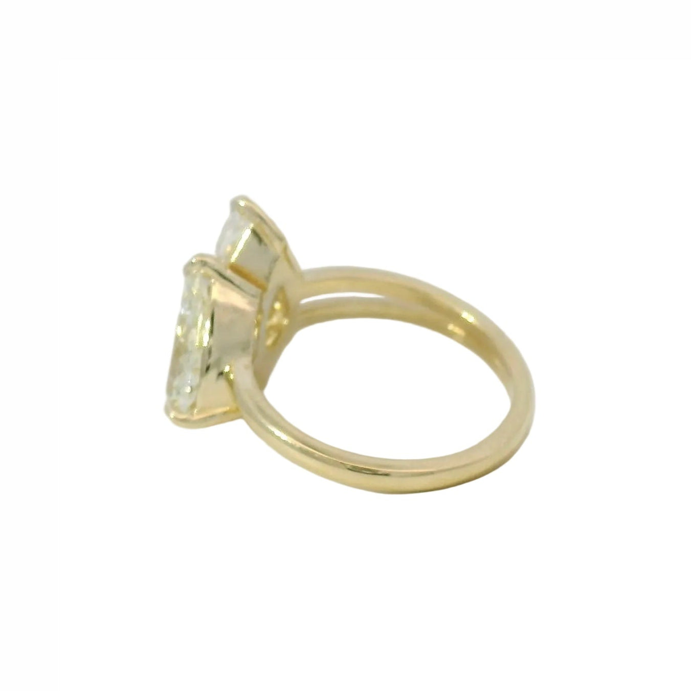 Yellow Gold Ring with Pear Cut Diamonds